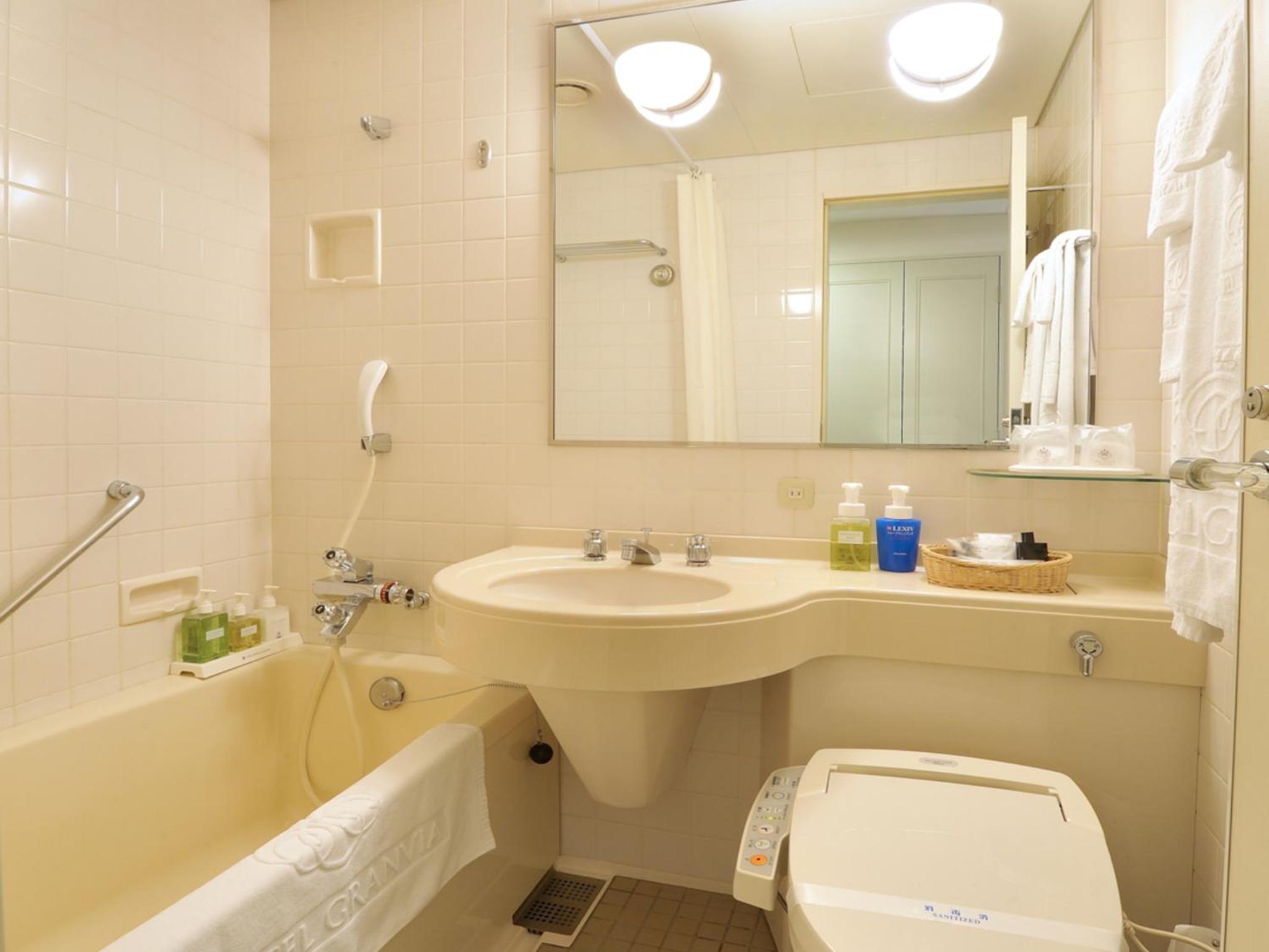 Double Room with Small Double Bed - Smoking - Photo 2