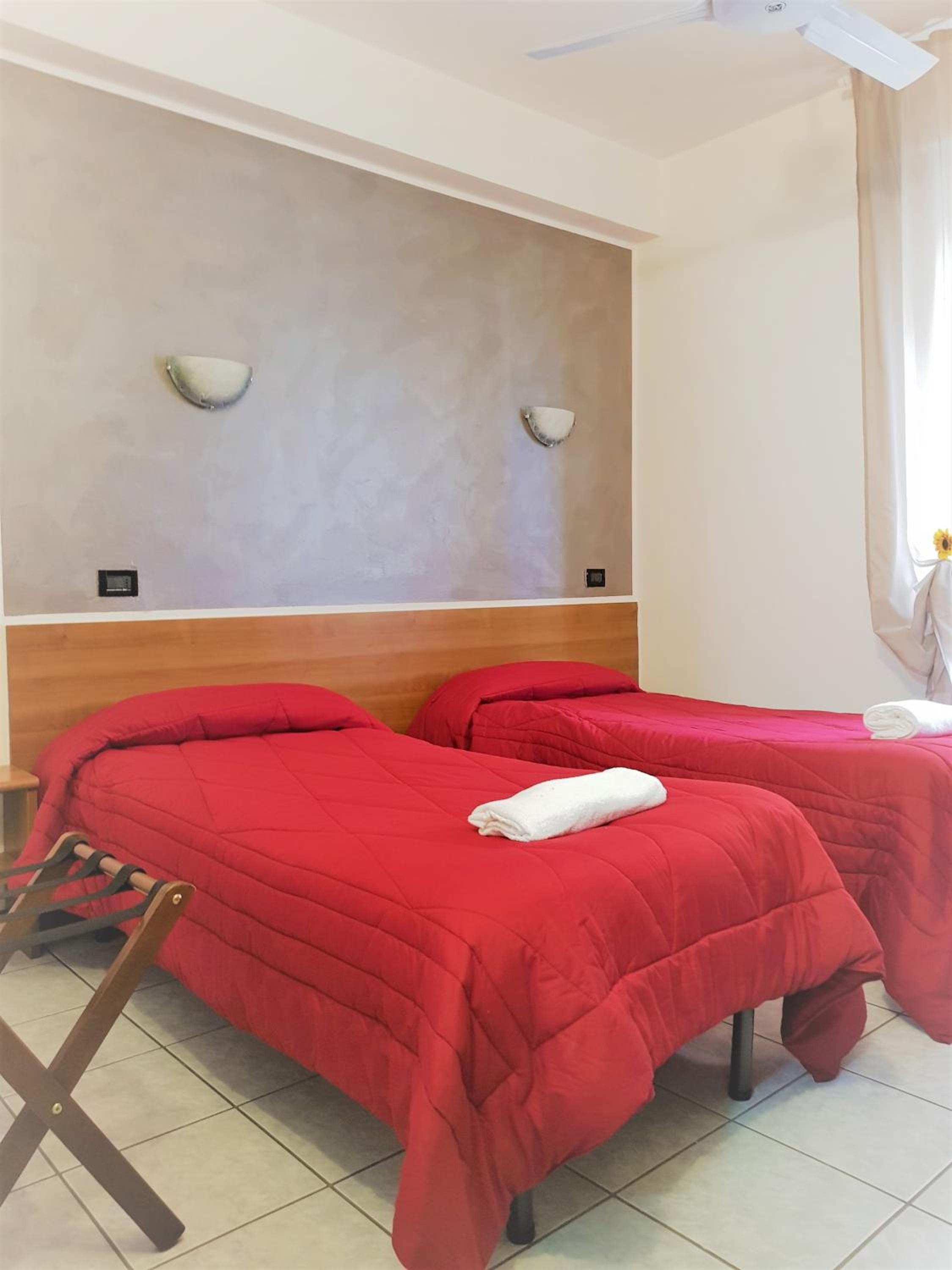 Twin Room - Photo 7