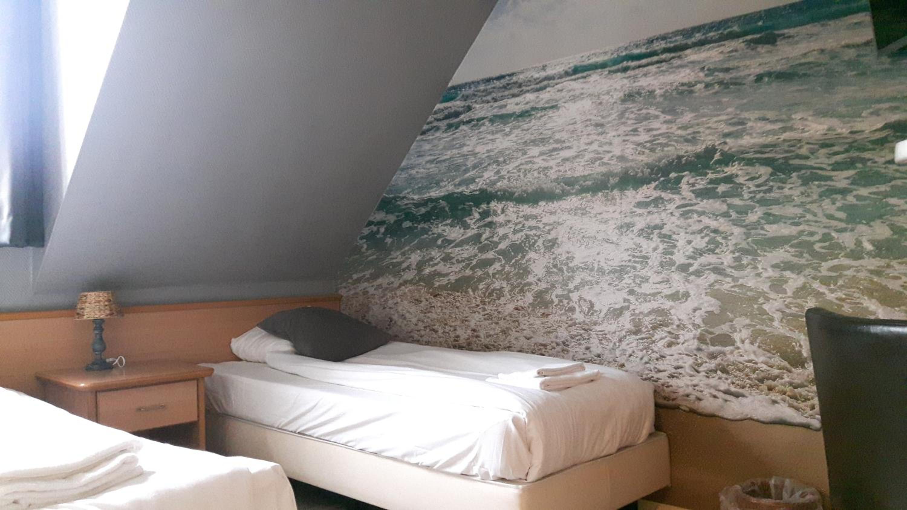 Budget Twin Room - Photo 3