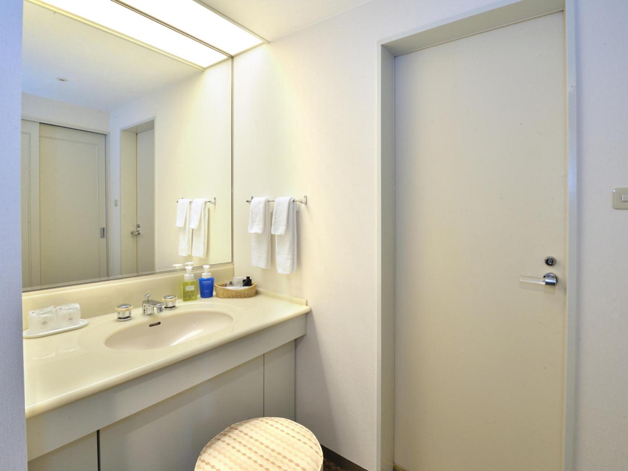 Standard Twin Room - Smoking - Photo 3