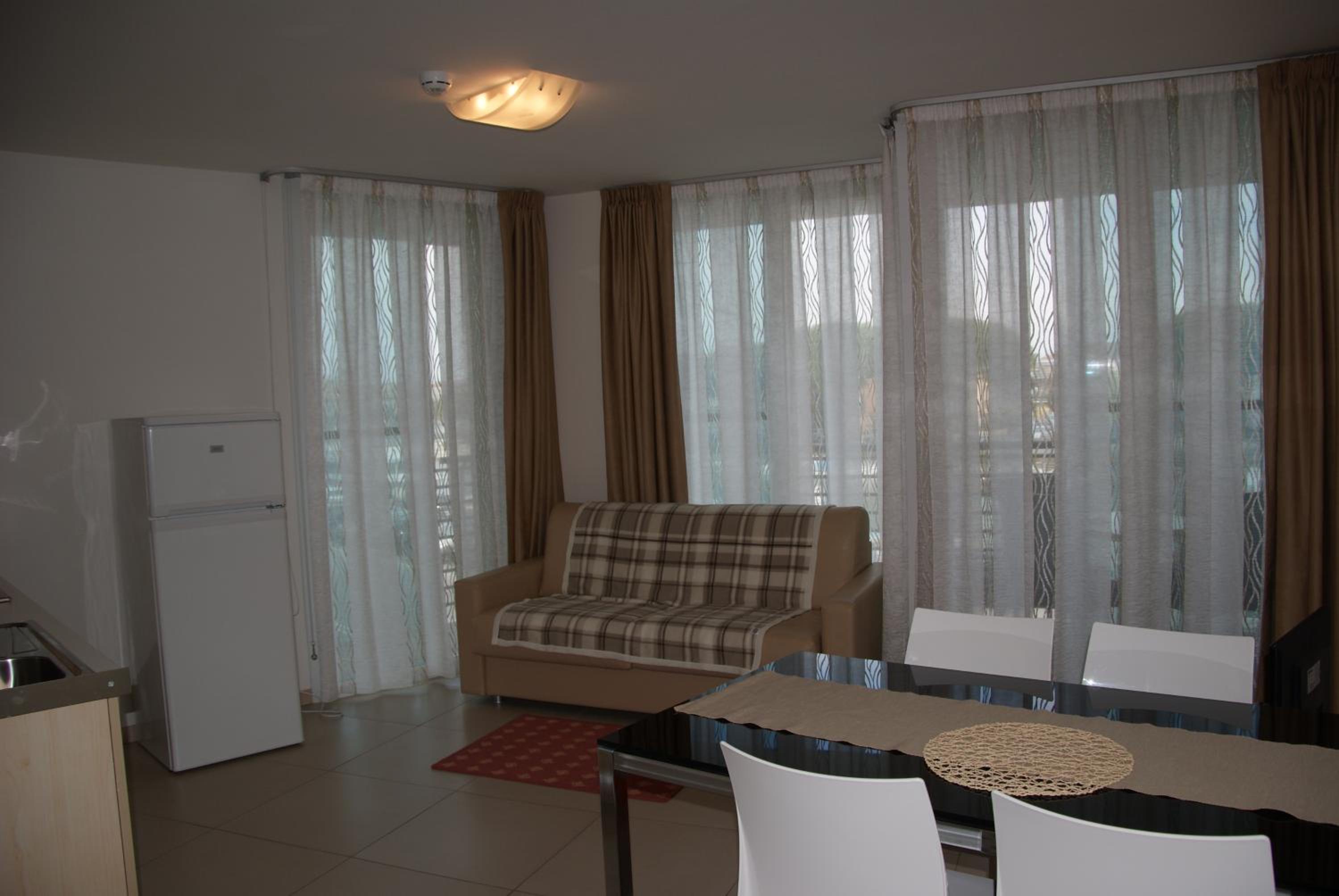 One-Bedroom Suite with Lagoon View photo 3