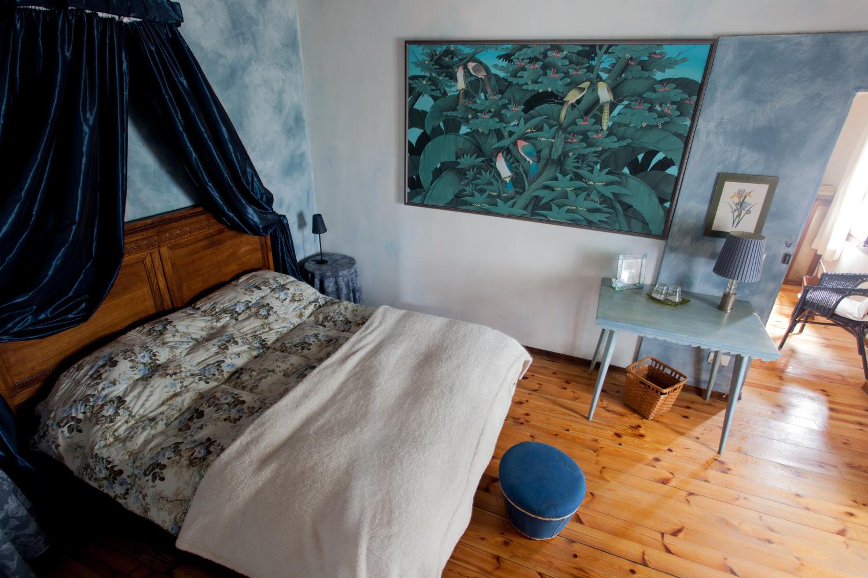 One-Bedroom Apartment - Photo 3