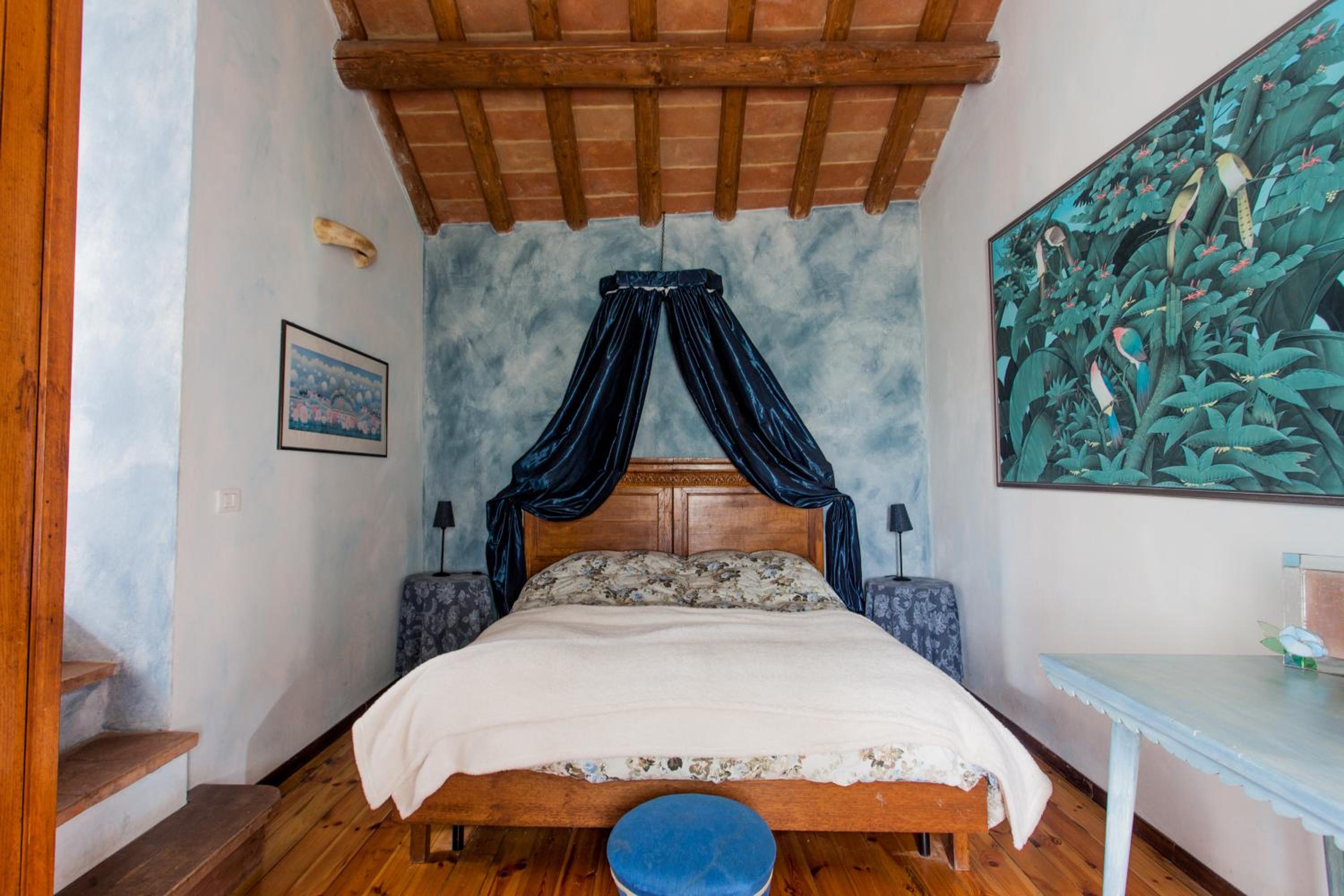 One-Bedroom Apartment - Photo 4