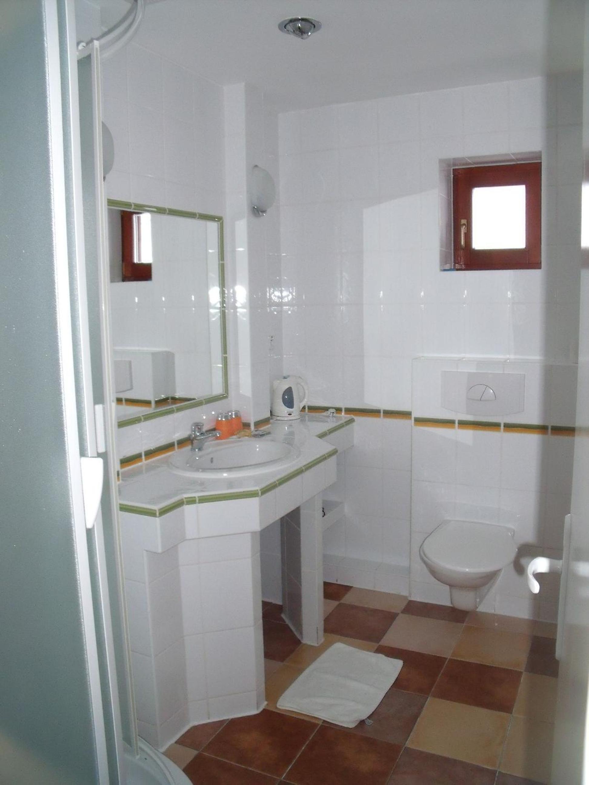 Double Room - Photo 5