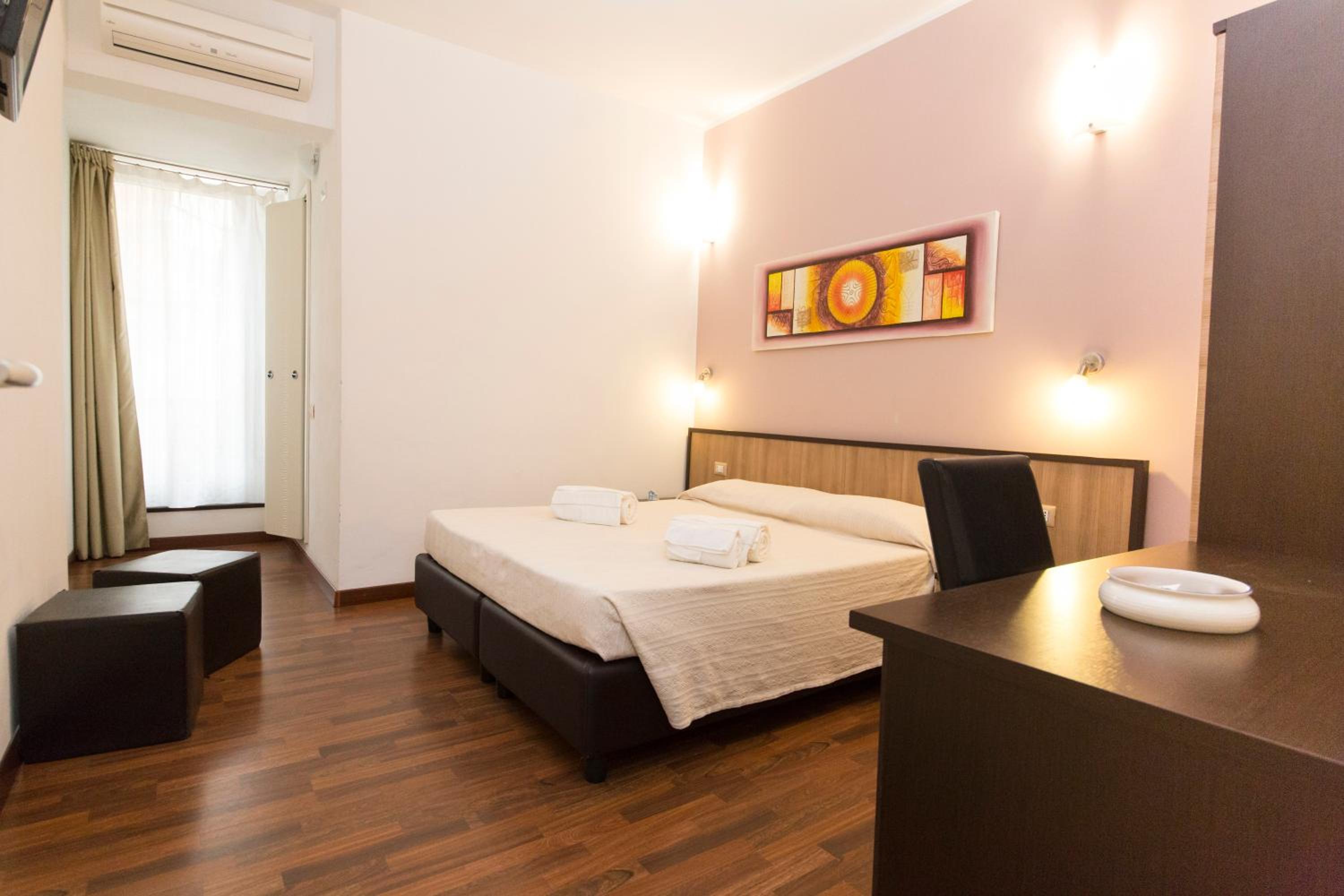 Double Room - Photo 12