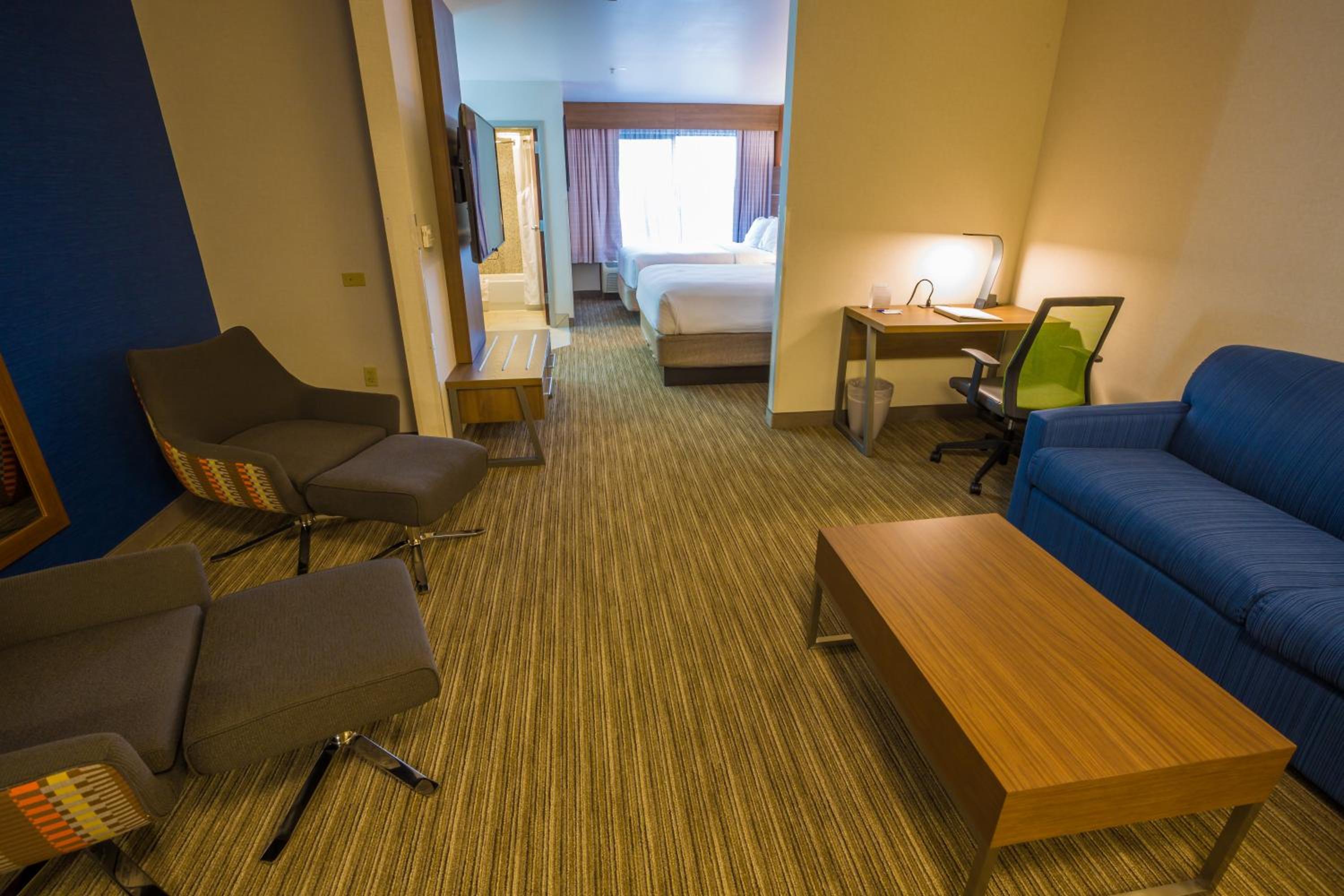 Suite with Two Queen Beds - Photo 1