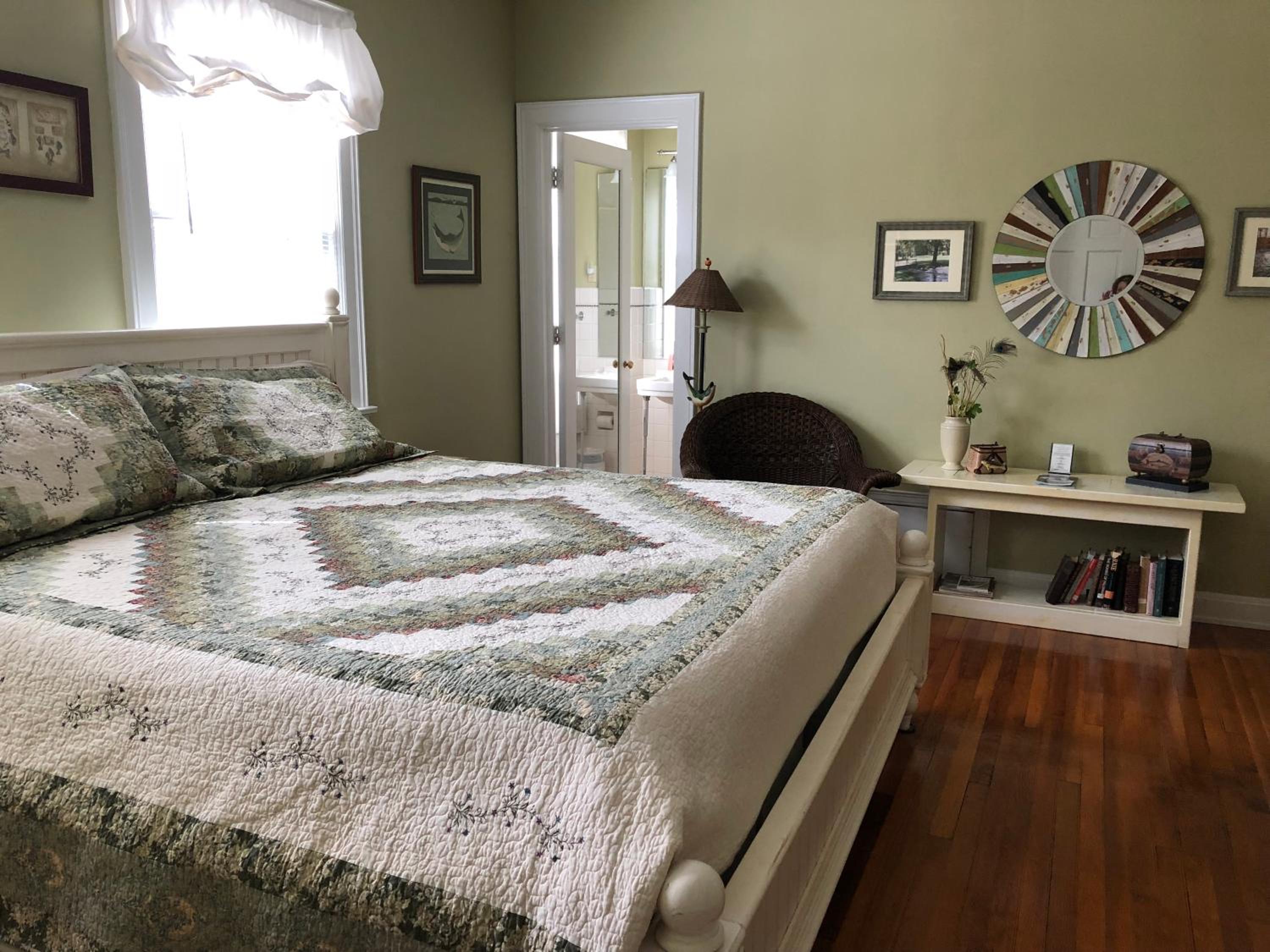 Deluxe King Room photo 2