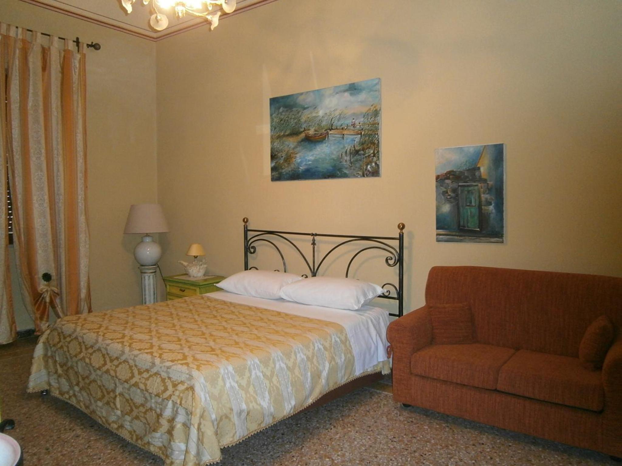Double Room with Private Bathroom photo 1