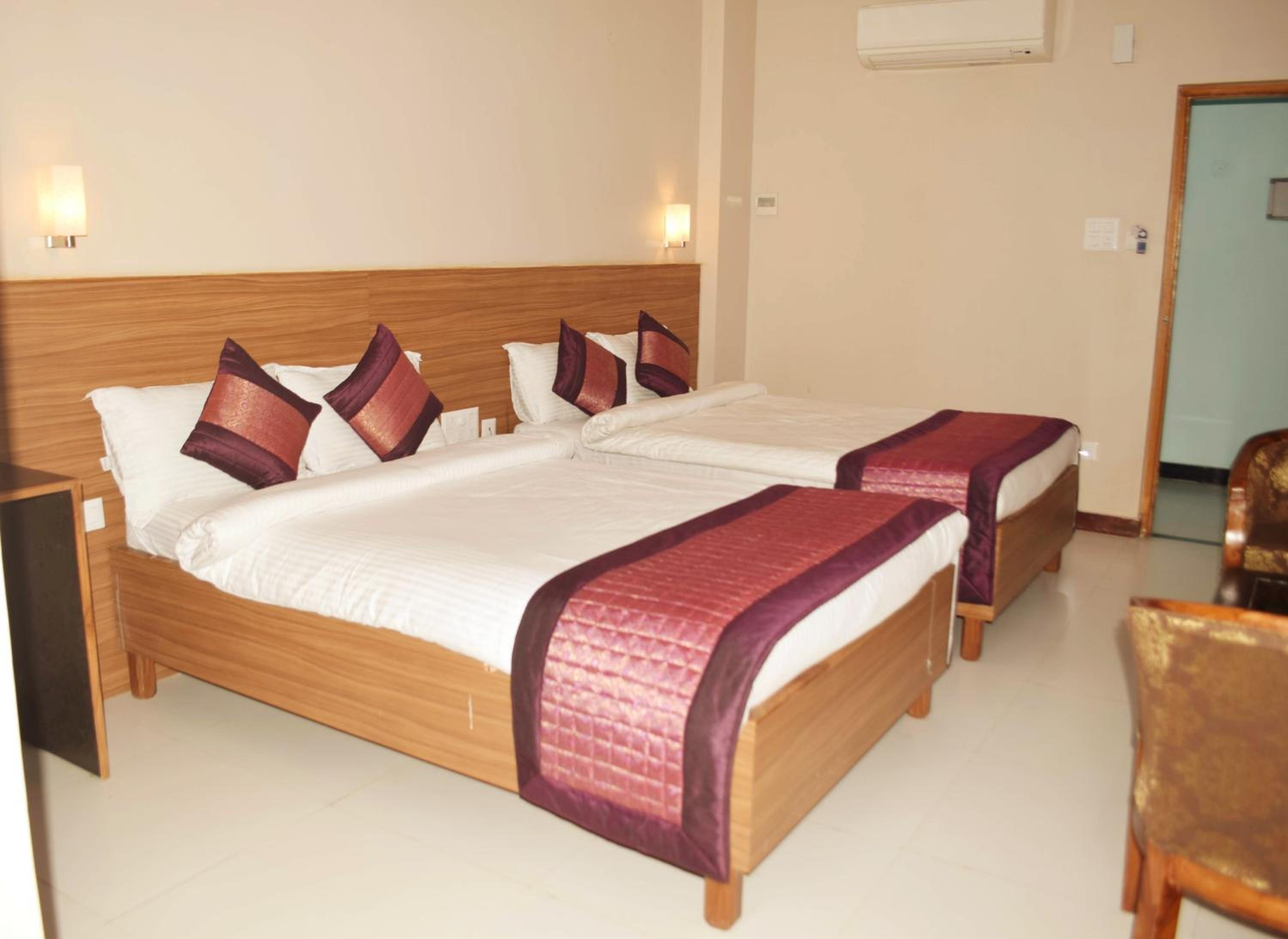 Deluxe Twin Room - Photo 9