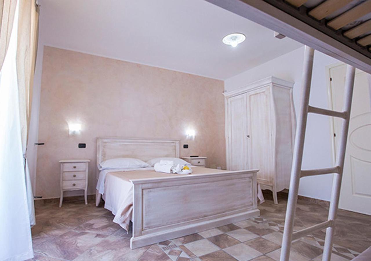 Quadruple Room - Photo 11