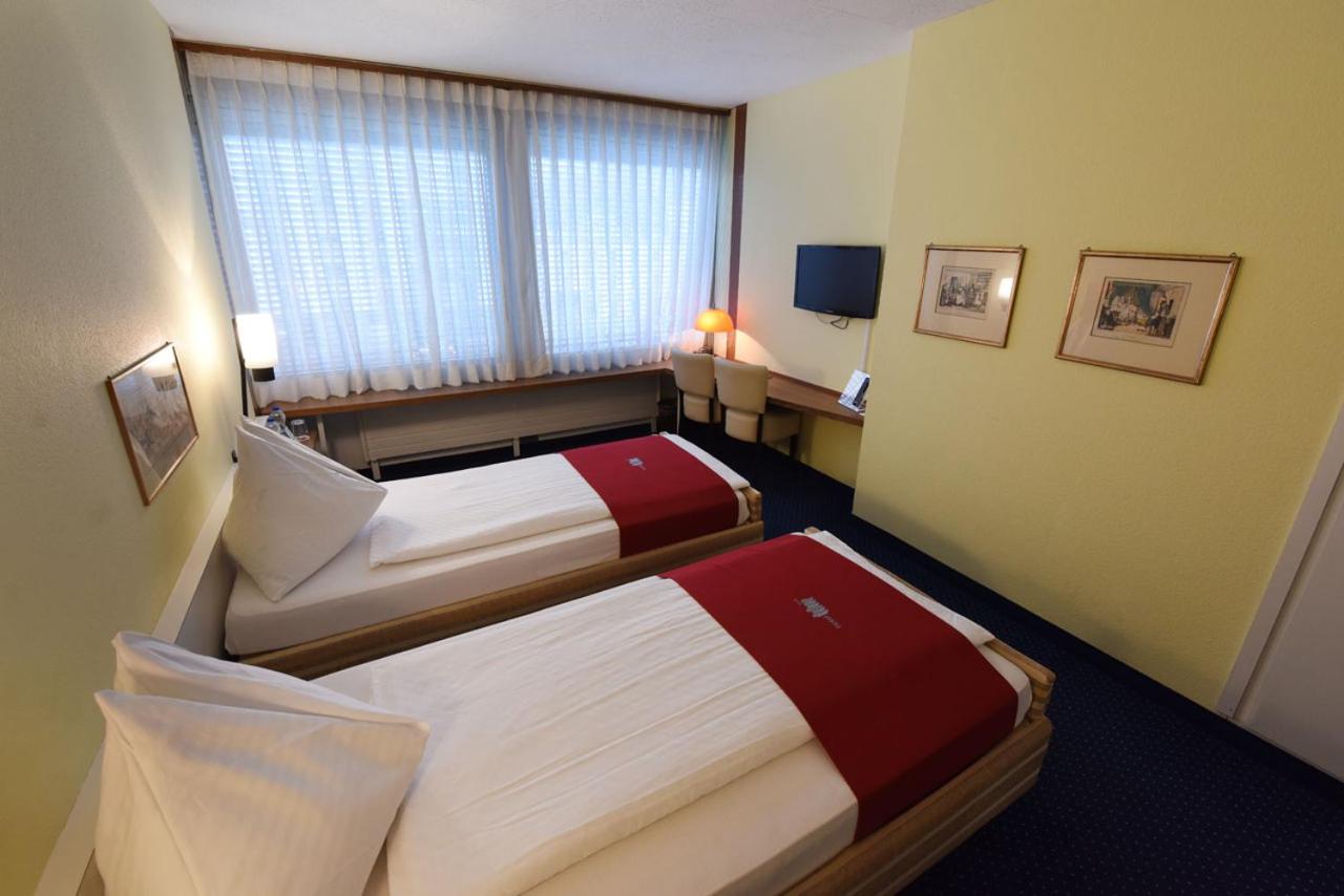 Standard Double Room - Photo 4