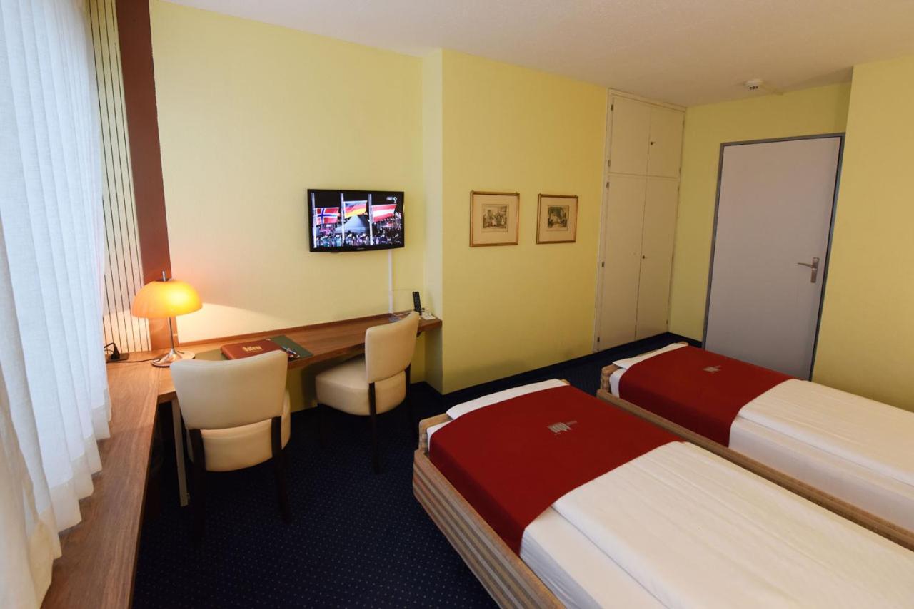 Standard Double Room - Photo 5