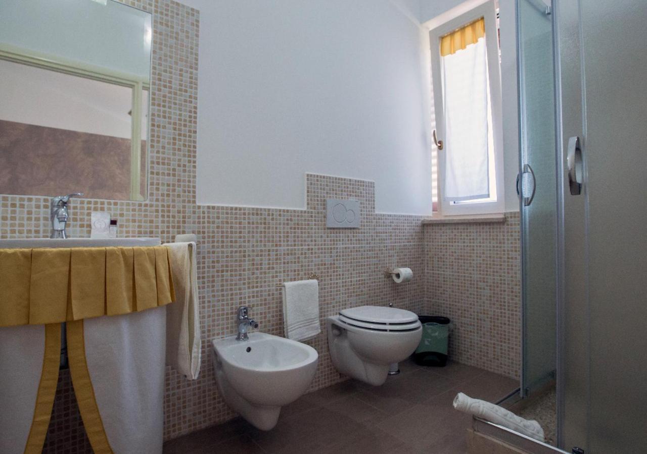Quadruple Room - Photo 5