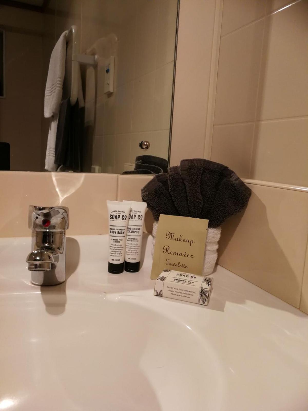 Double or Twin Room photo 3