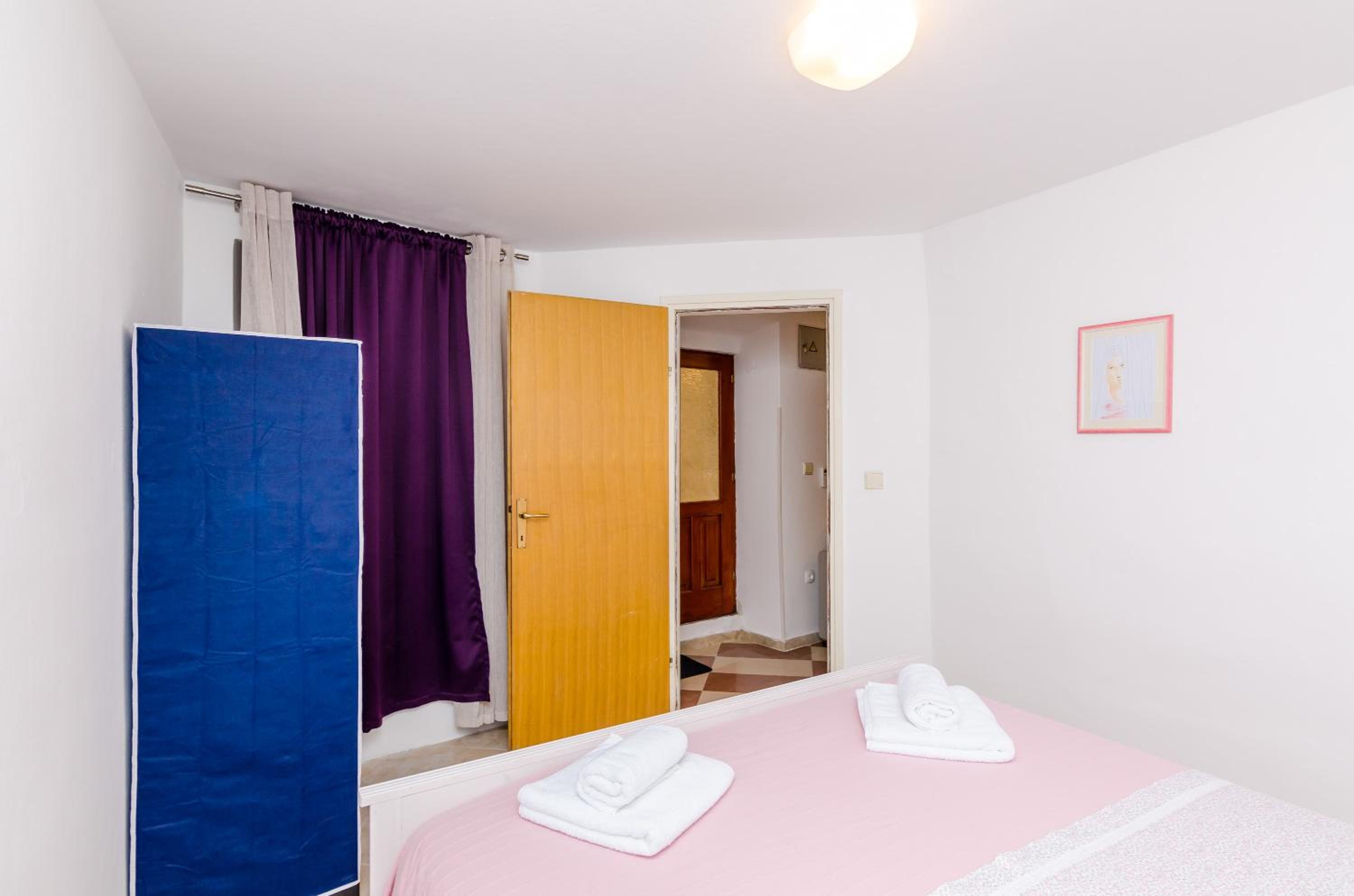 One Bedroom Apartment