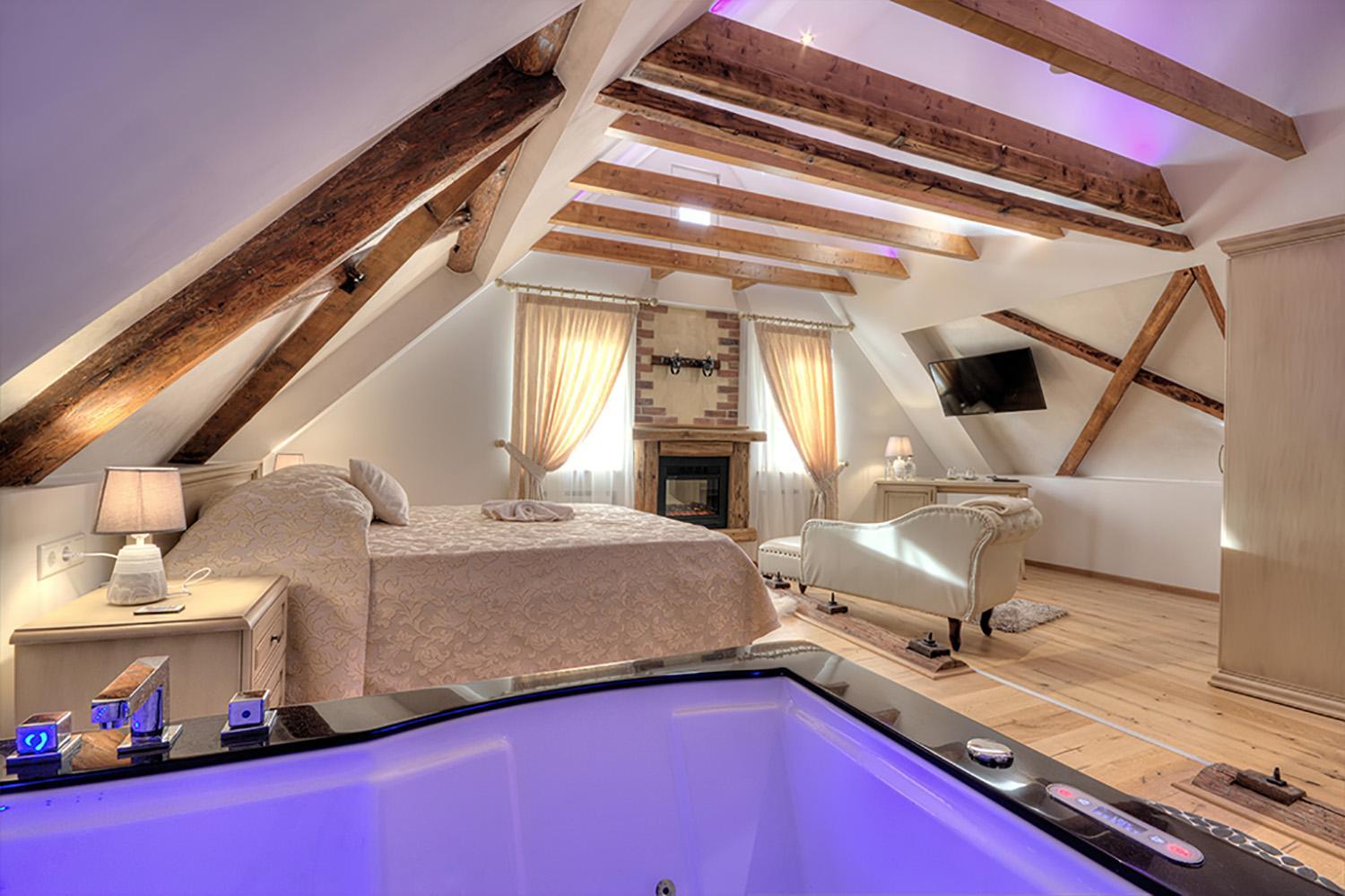 Double Room with Spa Bath Nr.6 - Photo 1