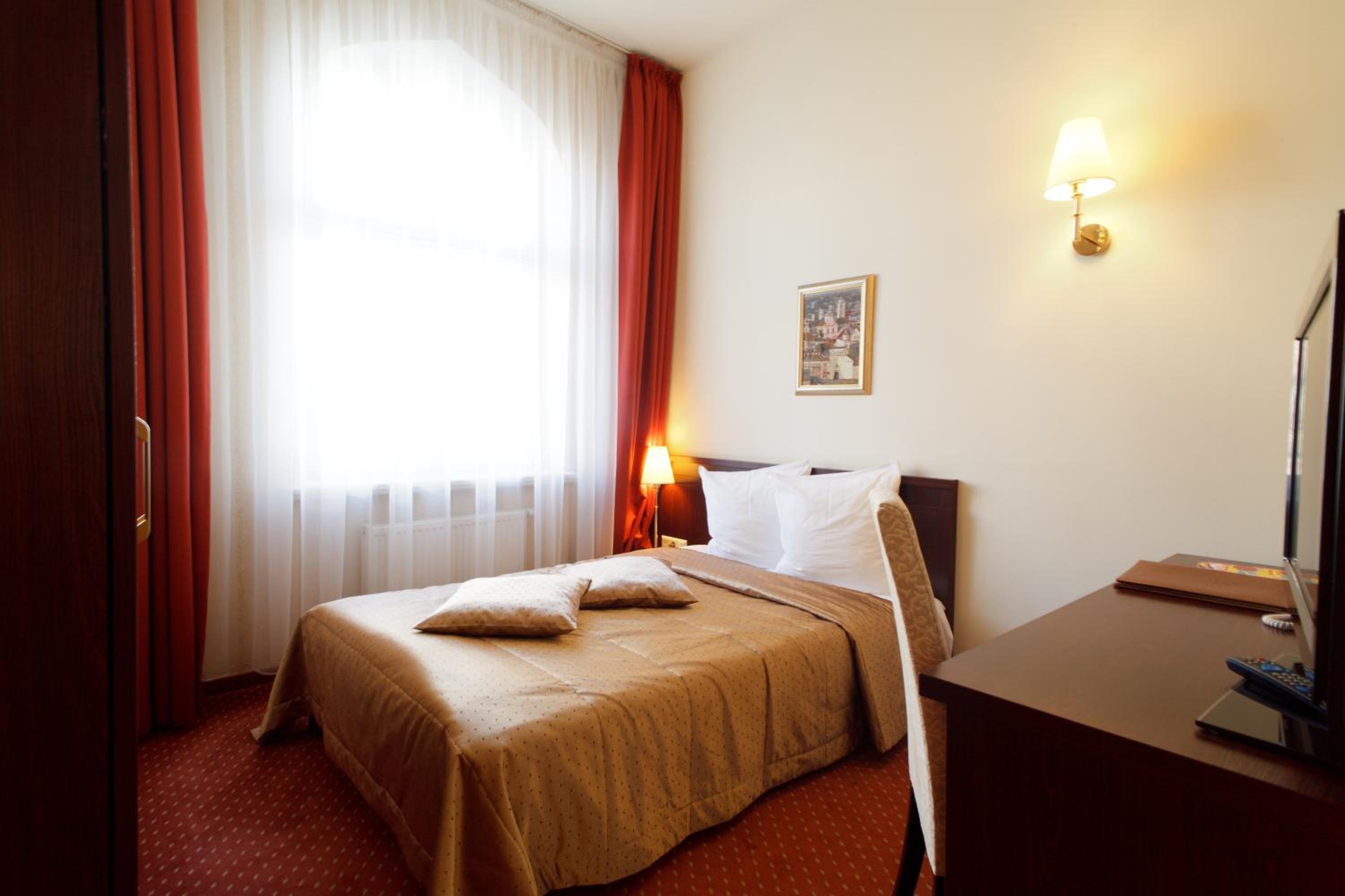 Single Room - Photo 7