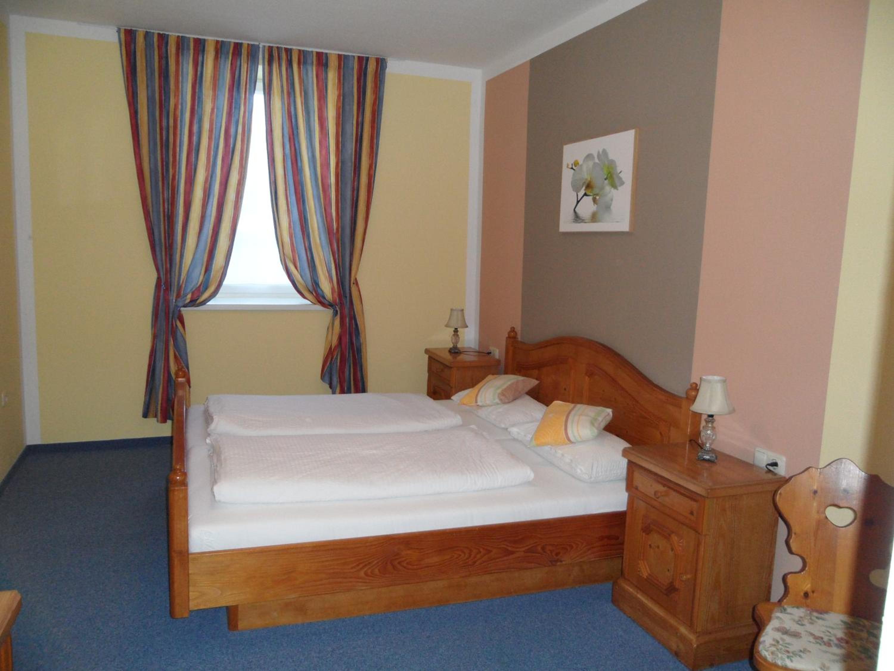 Large Double or Twin Room - Photo 1