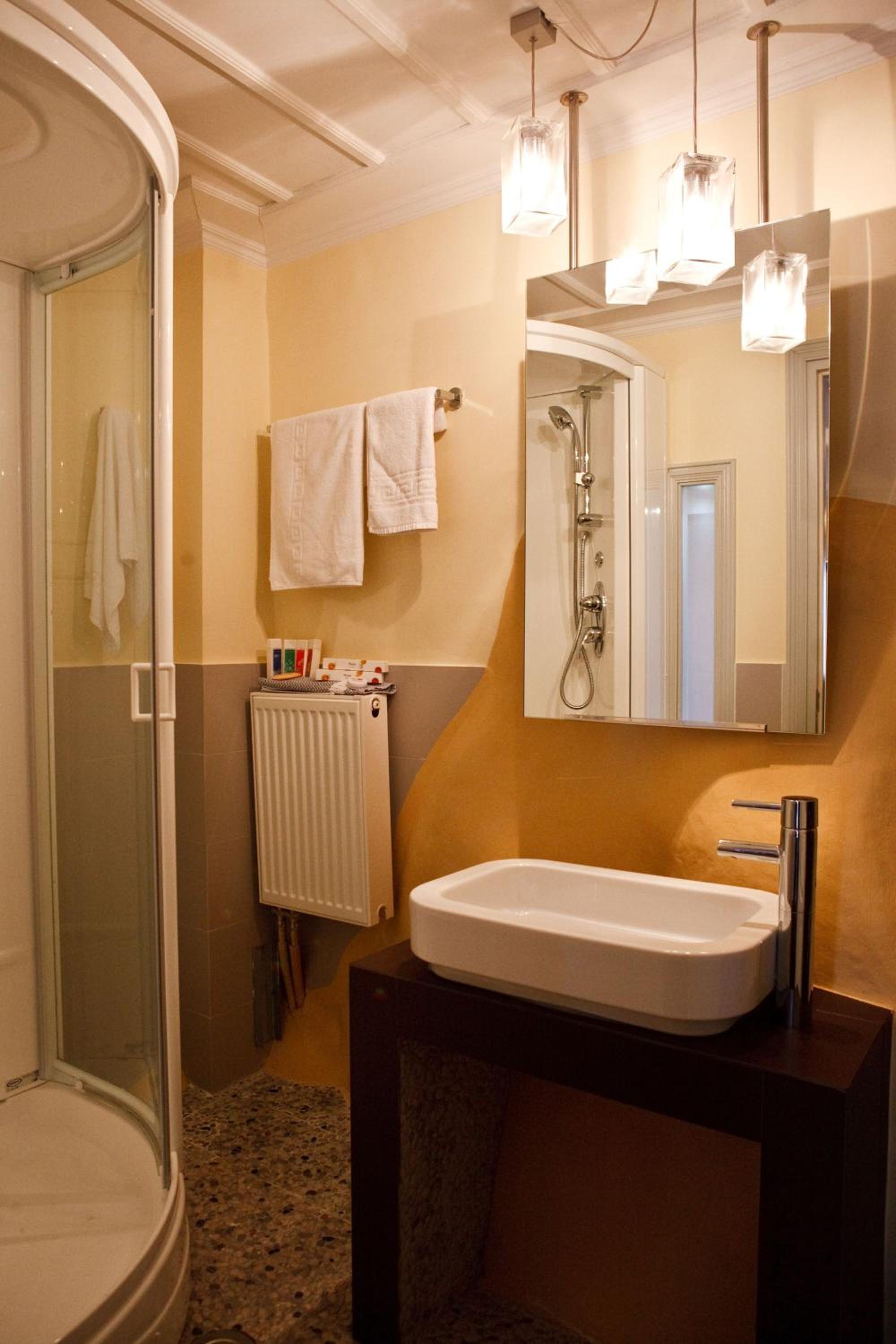 Standard Double Room - Photo 14