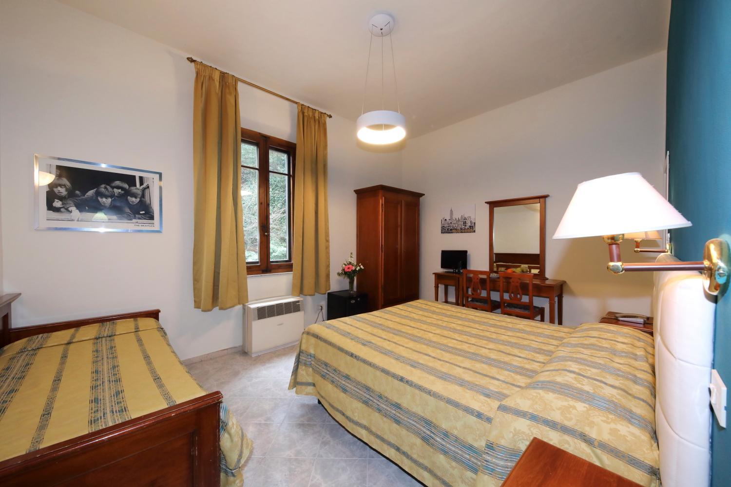 Quadruple Room - Photo 5