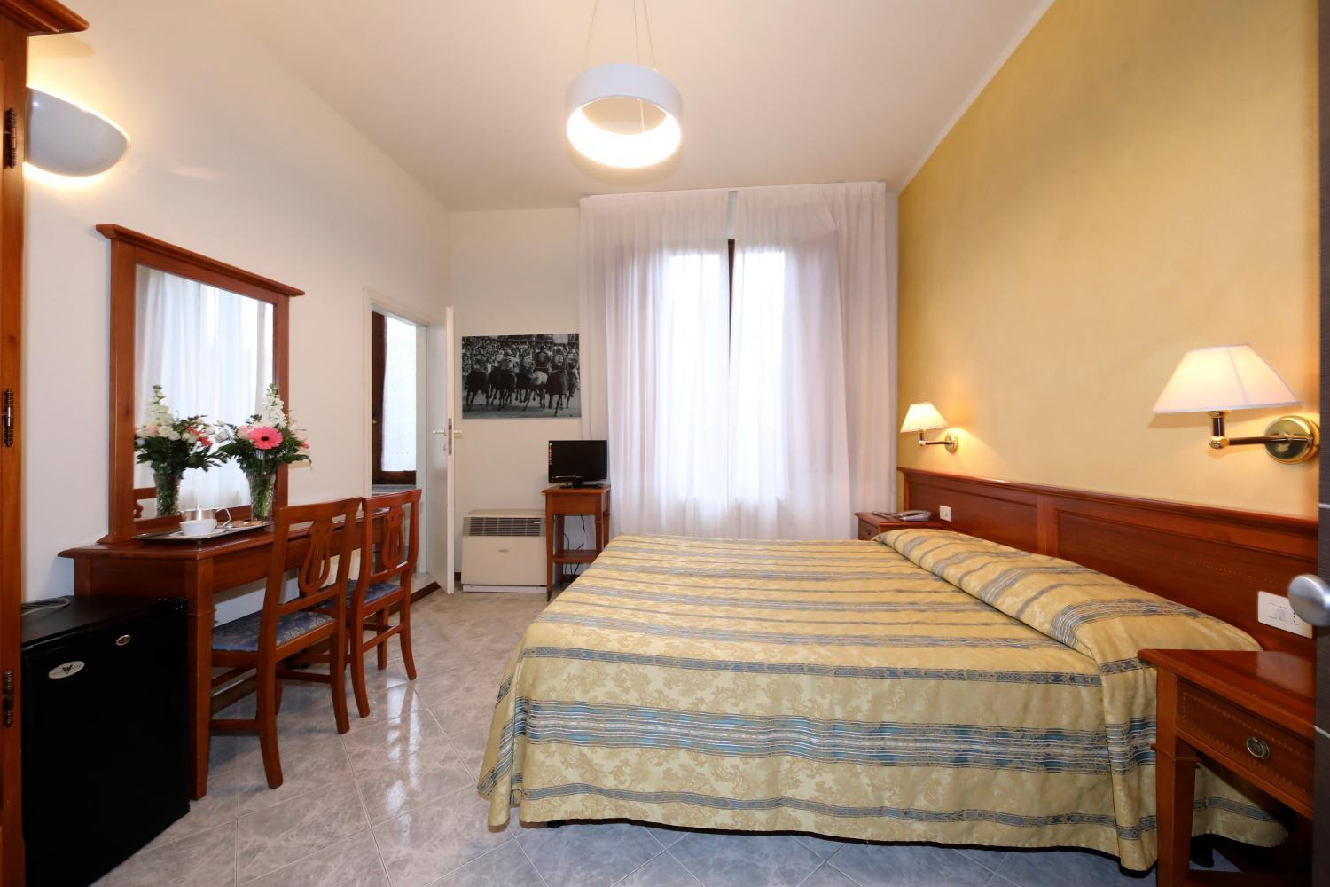 Double or Twin Room - Photo 9