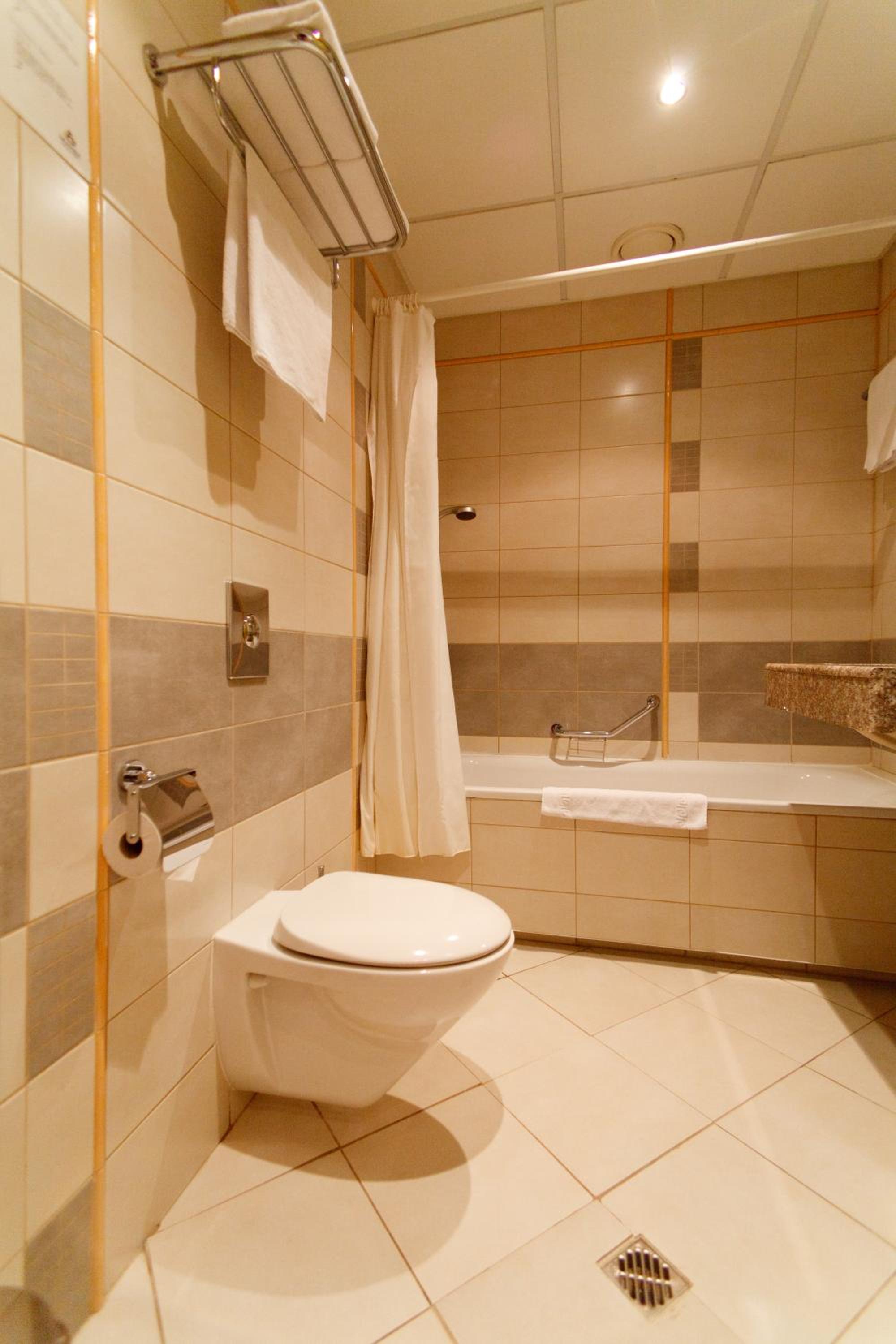 Twin Room - Photo 4