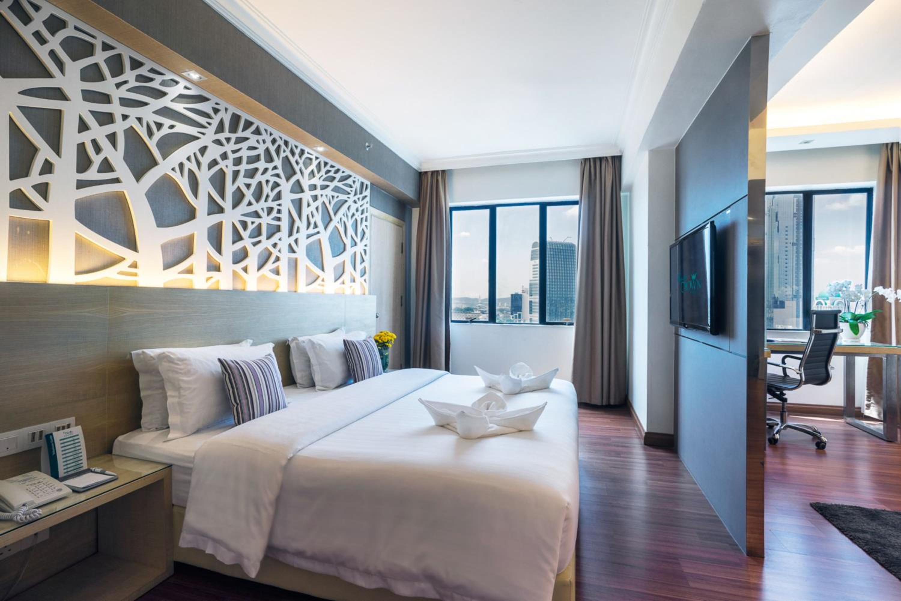 Crown Floor Junior Suite photo 2