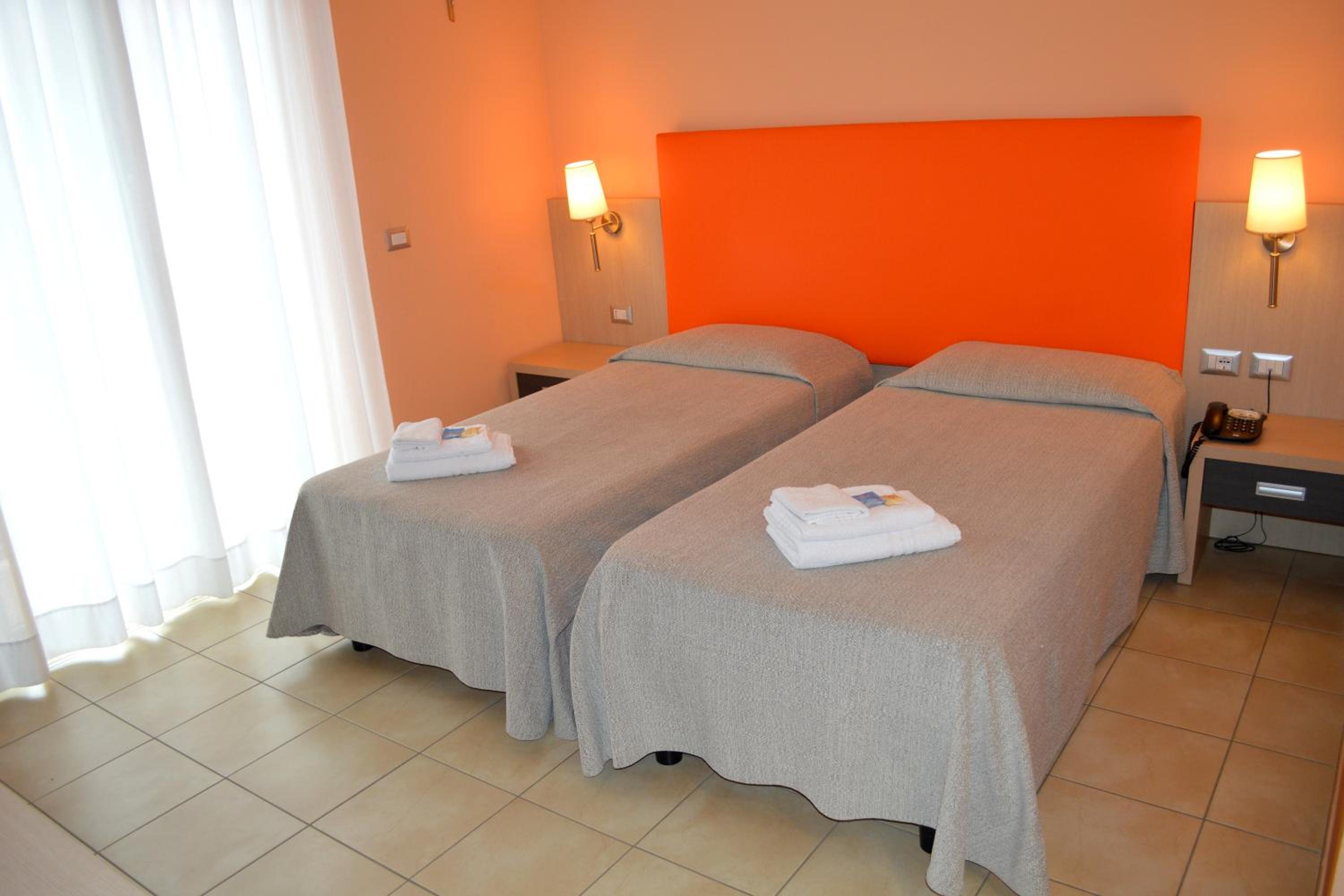 Double or Twin Room - Photo 2