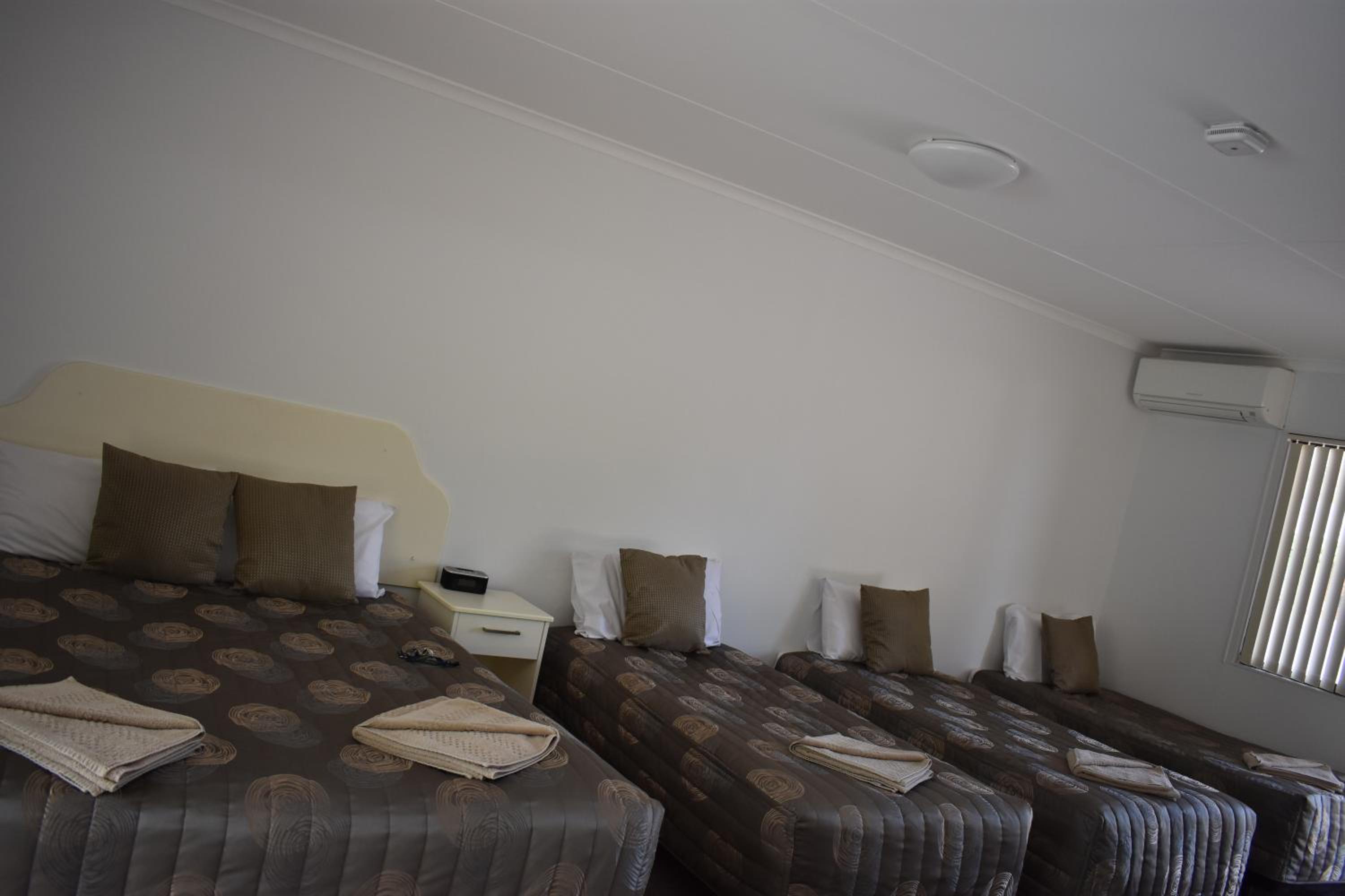 Family Room - Photo 5