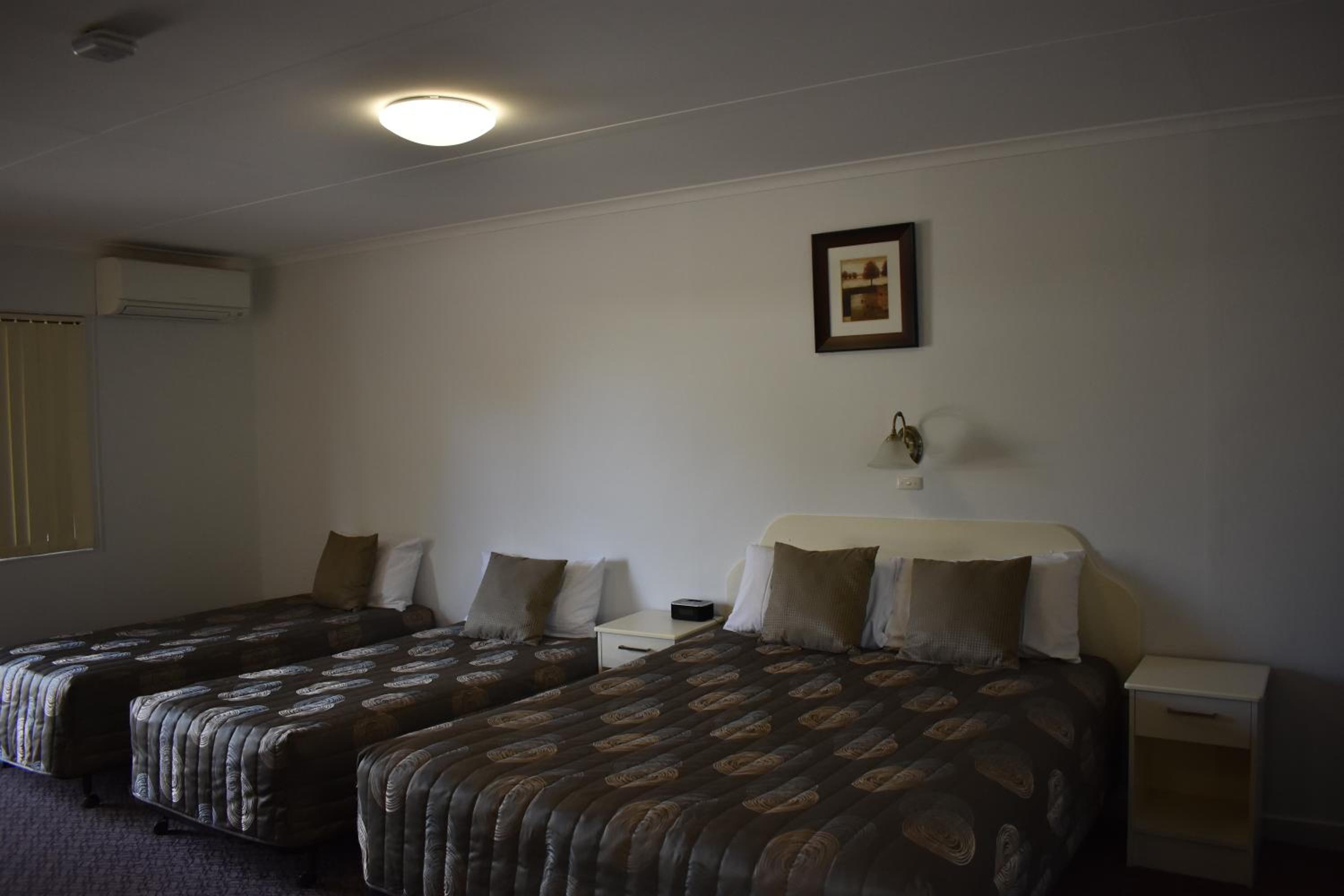 Family Room - Photo 4