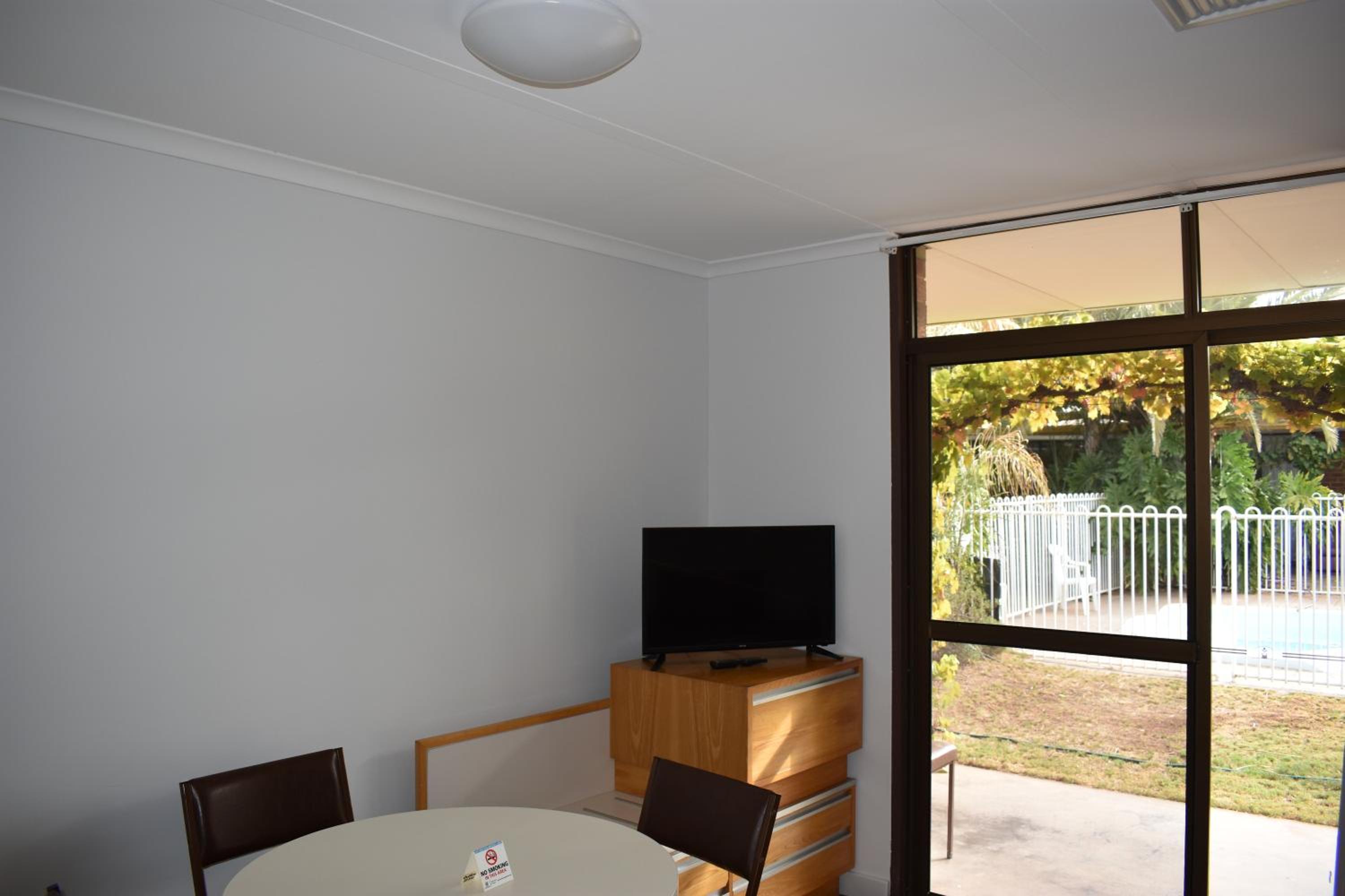 Family Room - Photo 2