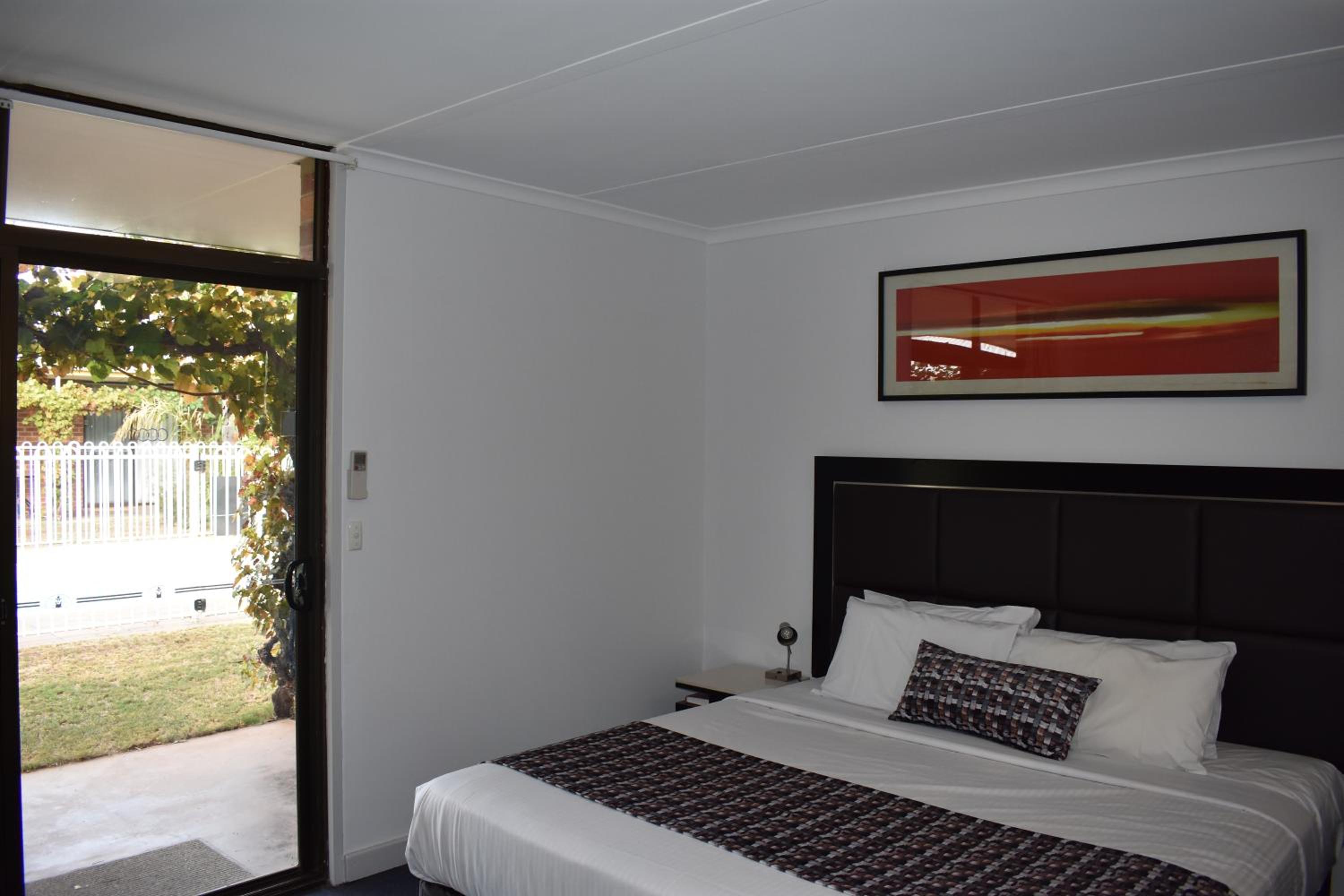 Superior King Room - Photo 3