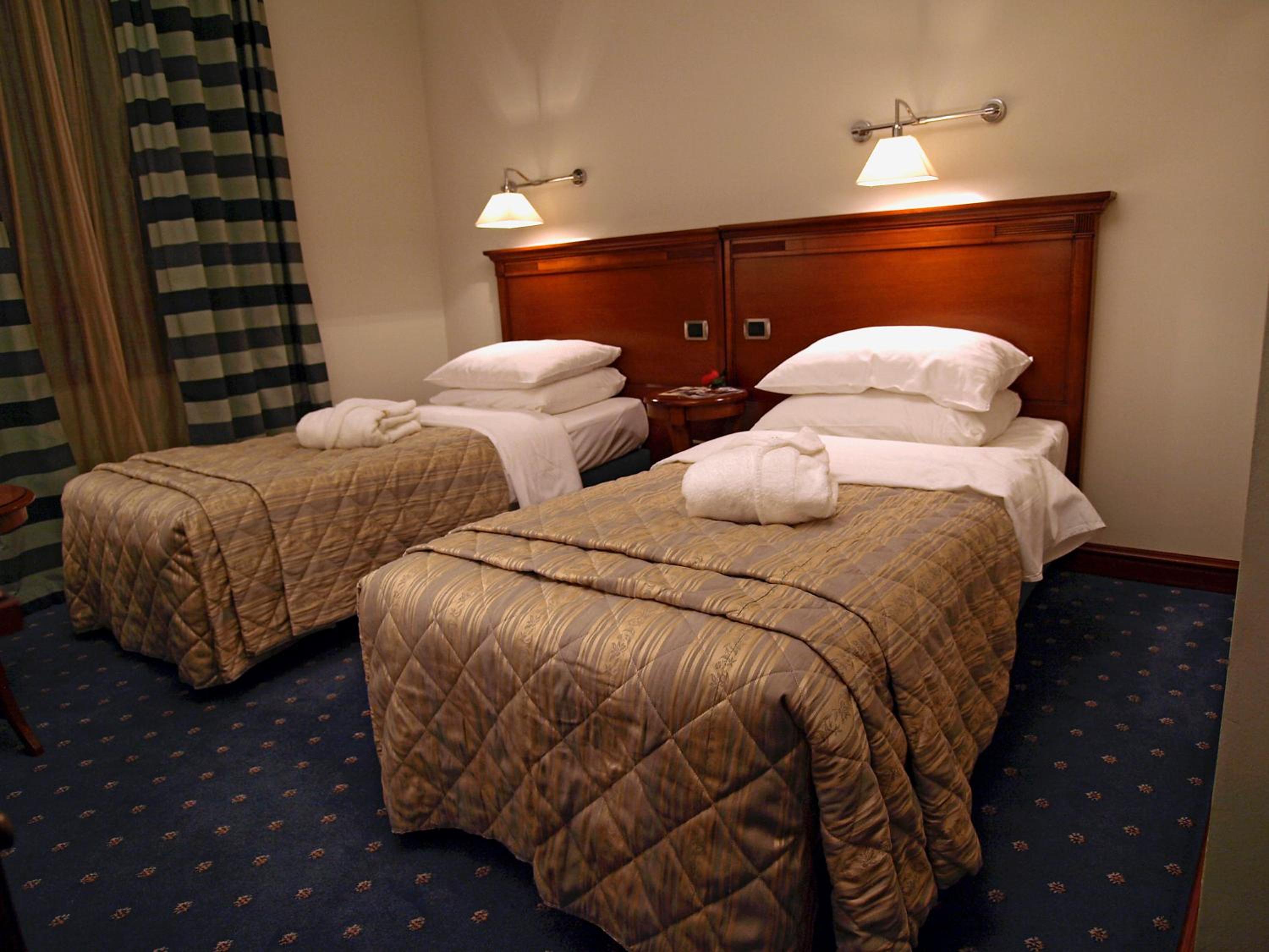 Twin Room - Photo 6