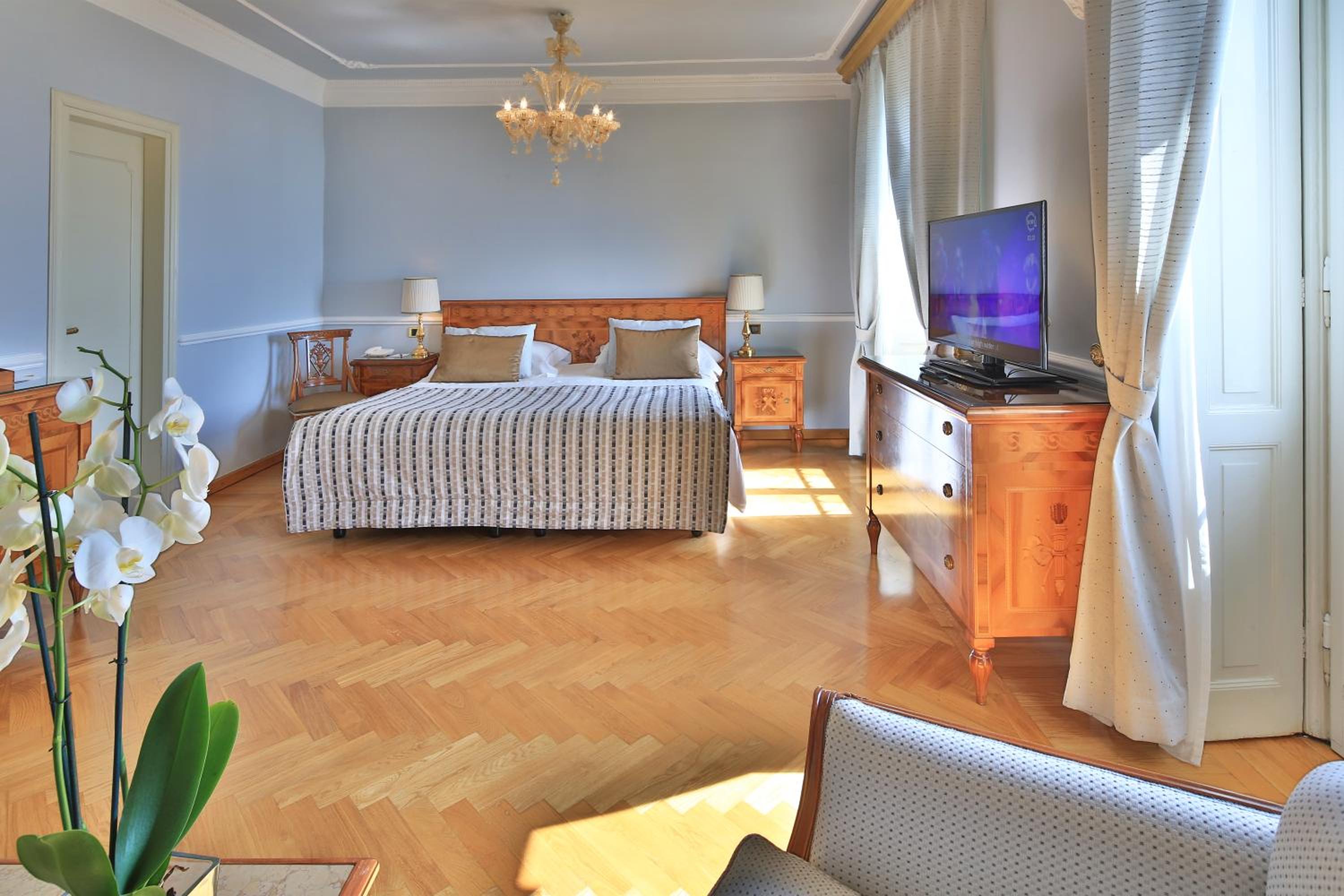 Junior Suite with Sea View - Photo 1