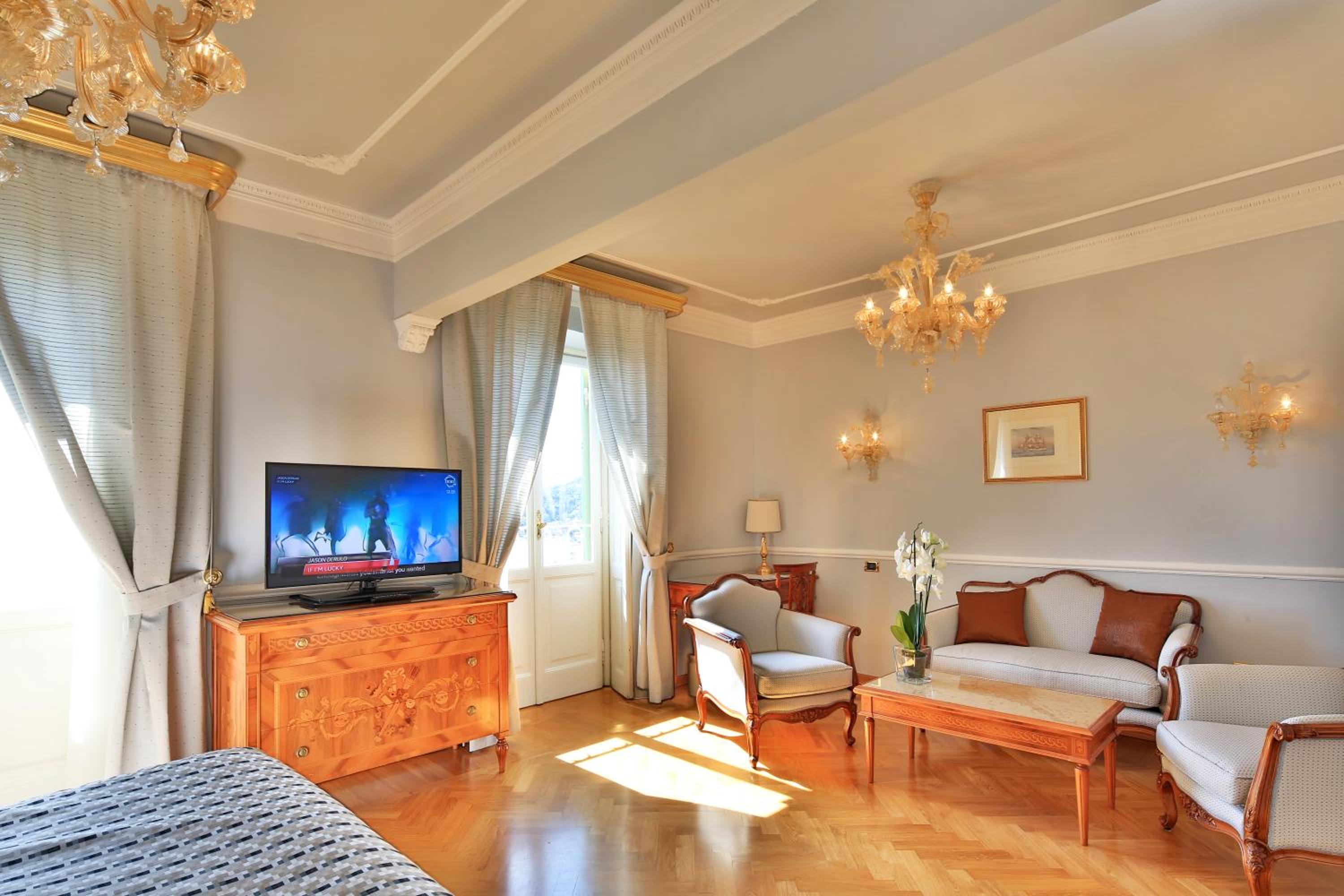 Junior Suite with Sea View - Photo 4