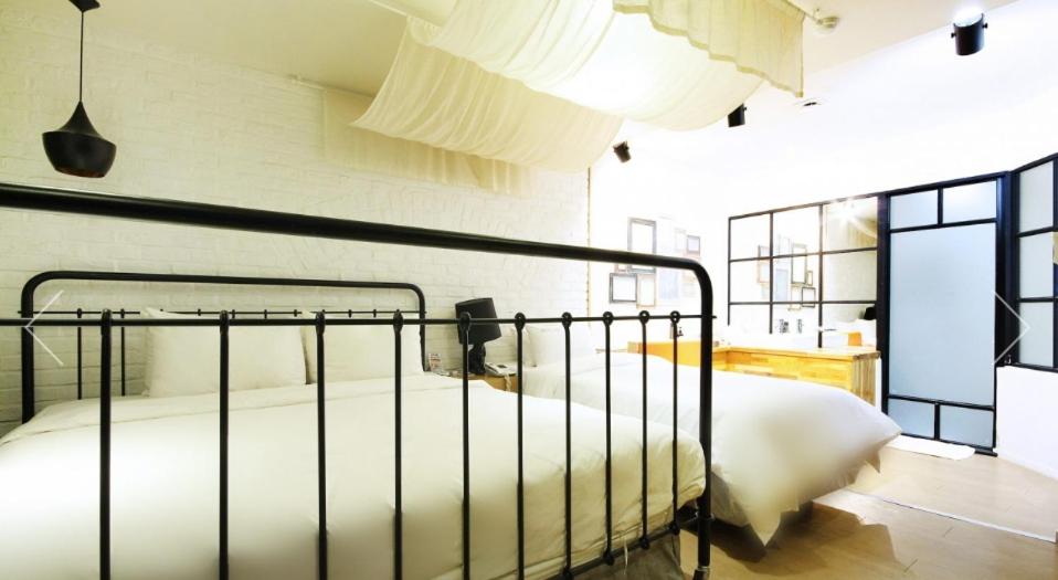 Standard Twin Room - Photo 2