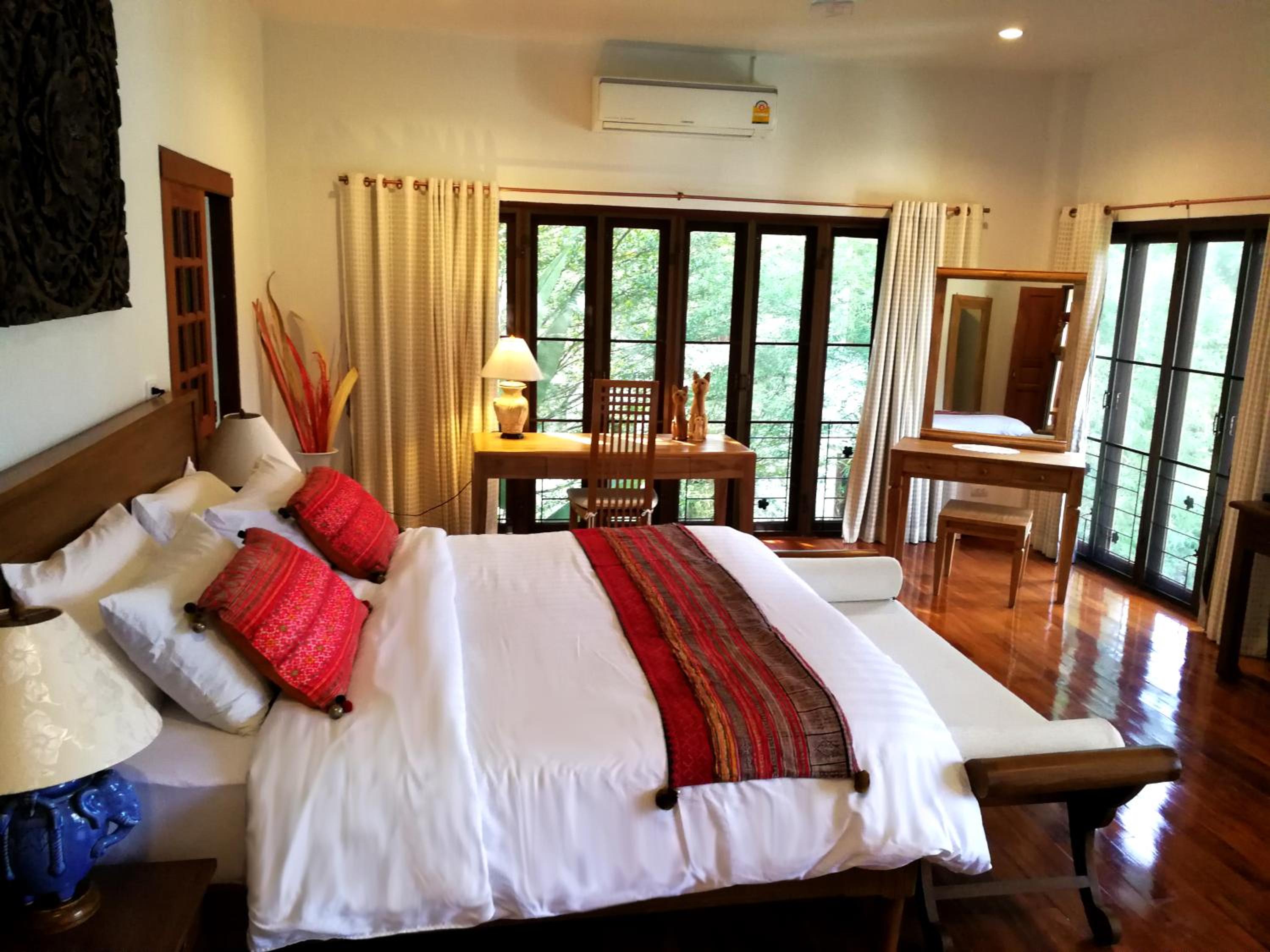 King Suite with Spa Bath photo 1