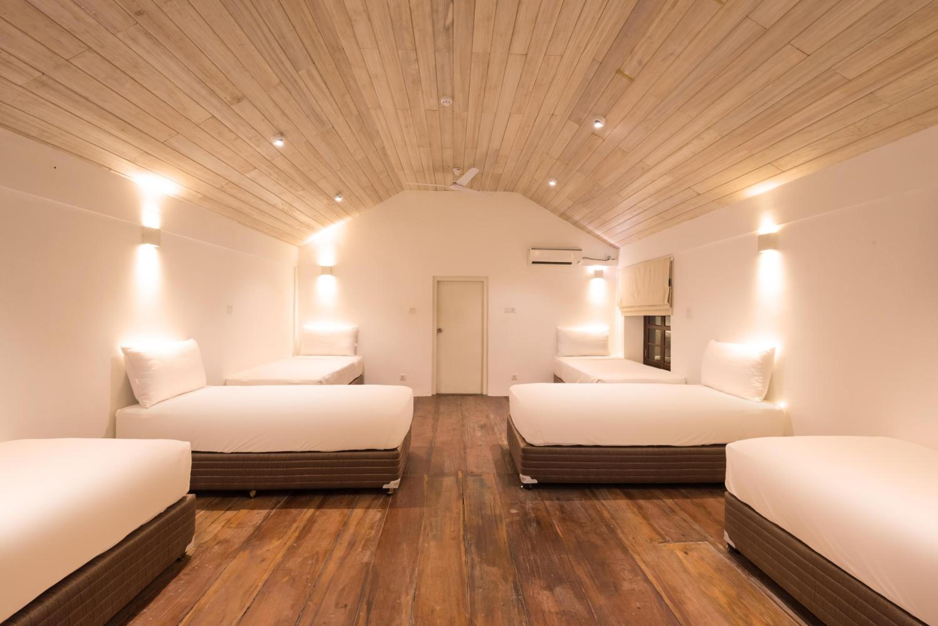 Bed in 6-Bed Mixed Dormitory Room photo 1
