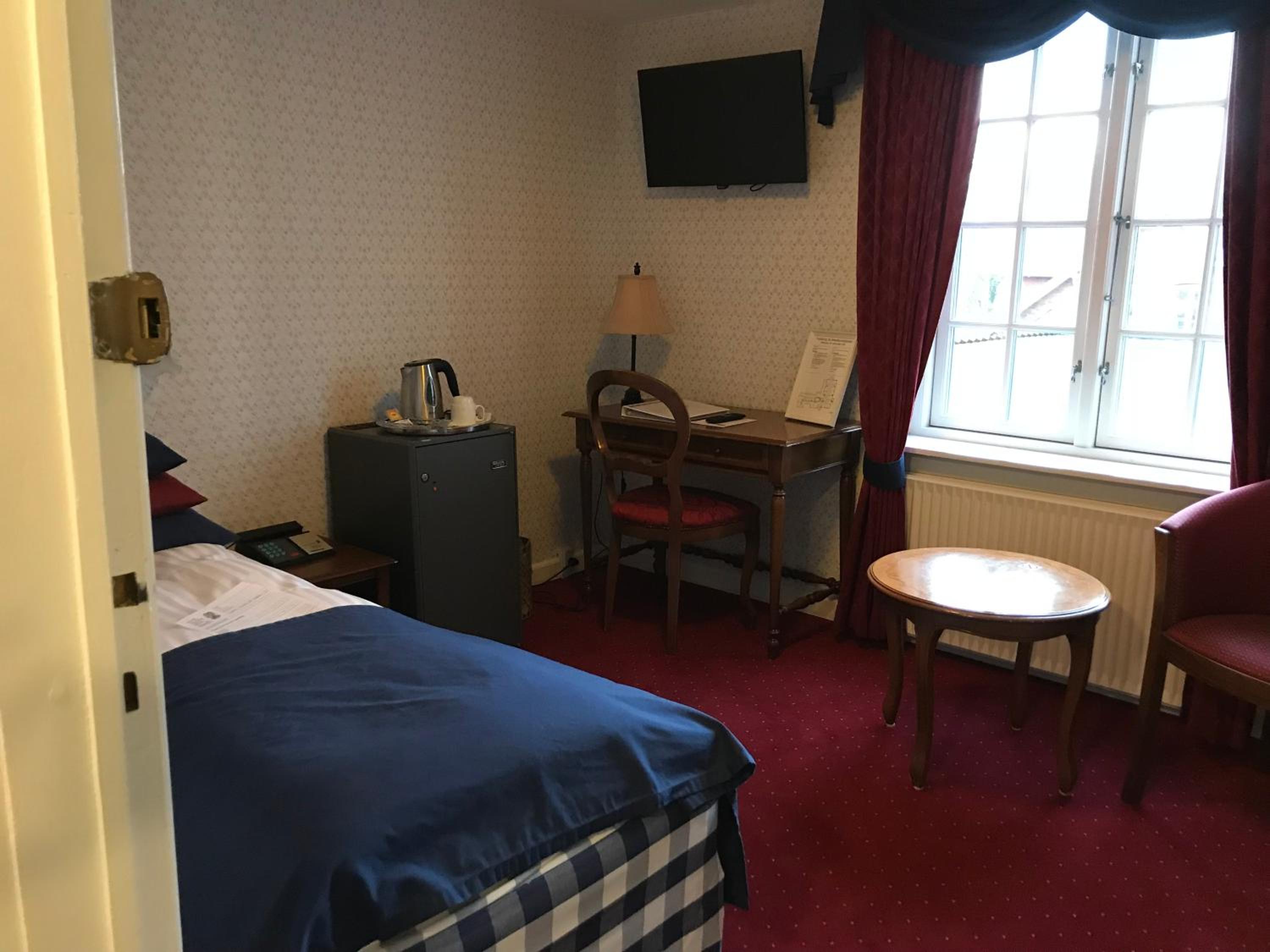 Single Room photo 2