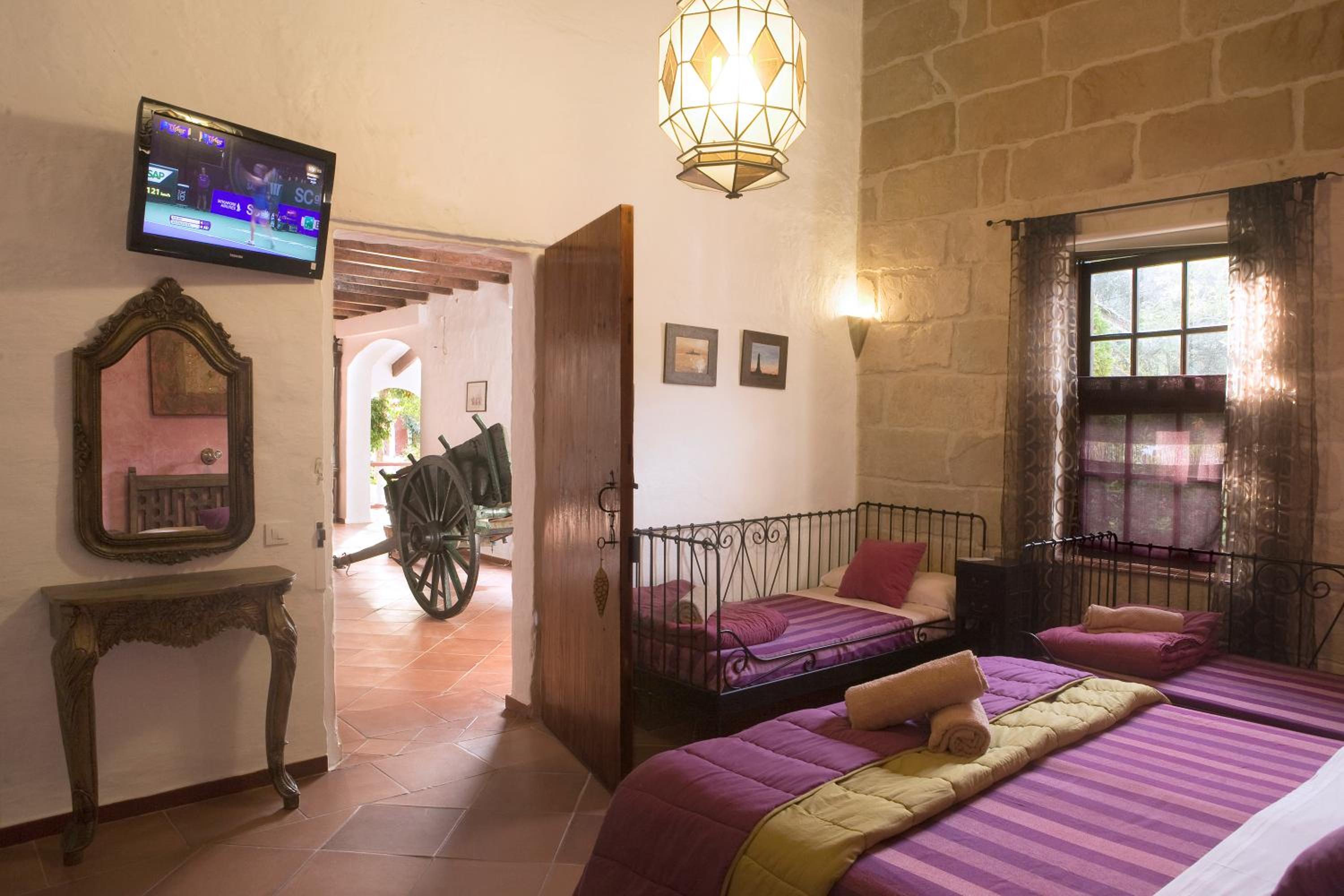 Quadruple Room - Photo 1