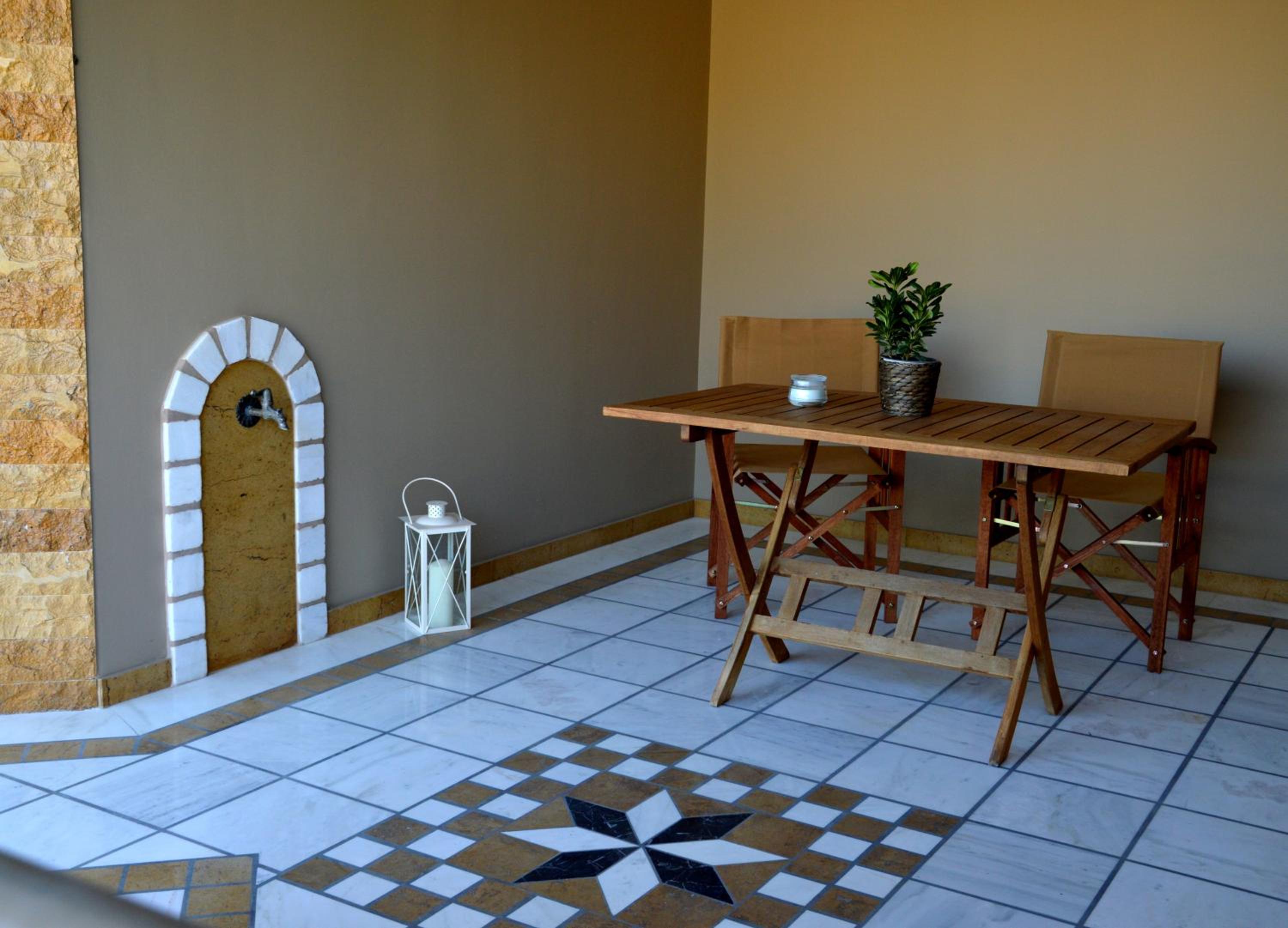 Elegant Apartment photo 2