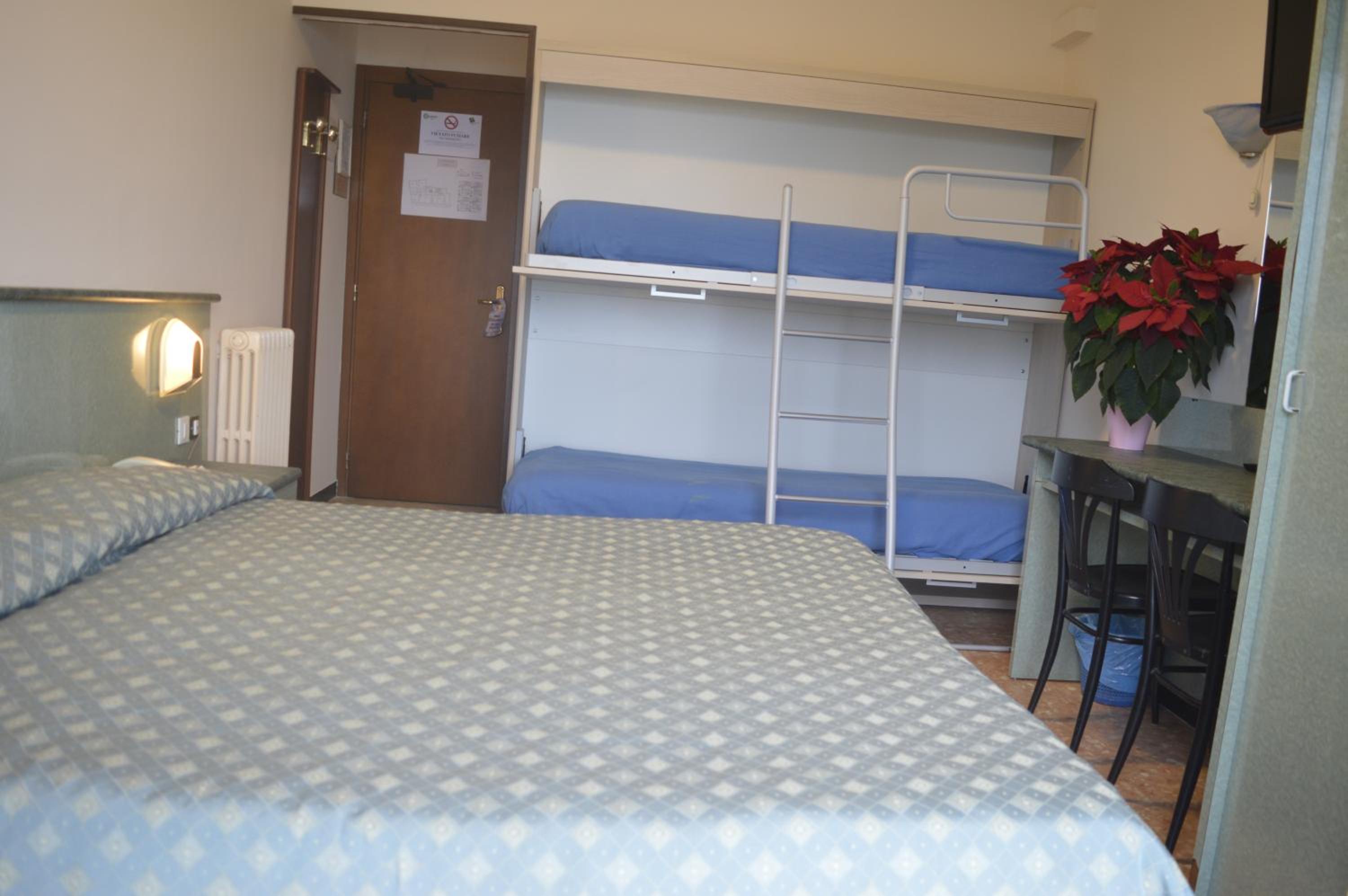 Standard Quadruple Room photo 1
