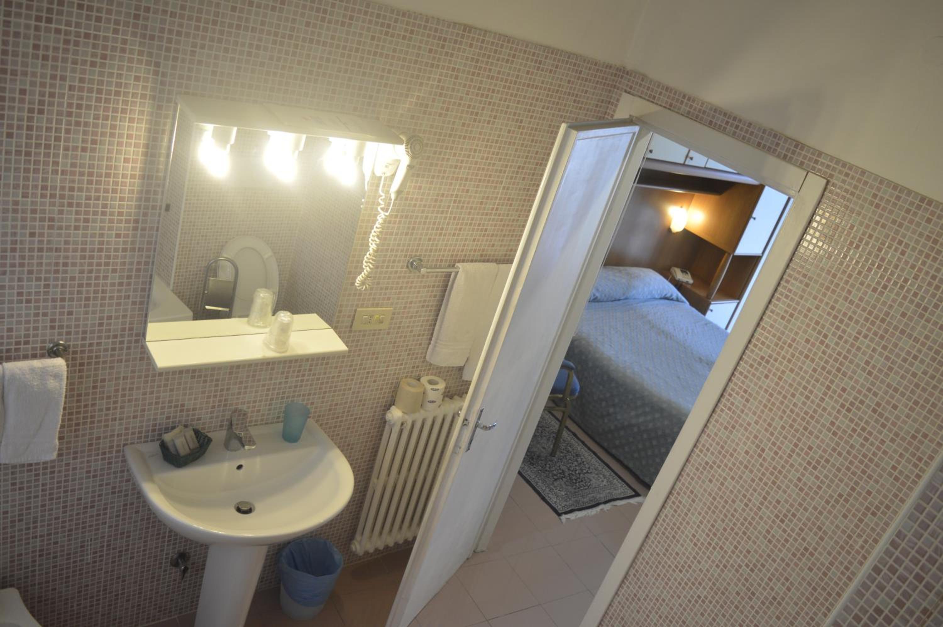 Standard Quadruple Room photo 3