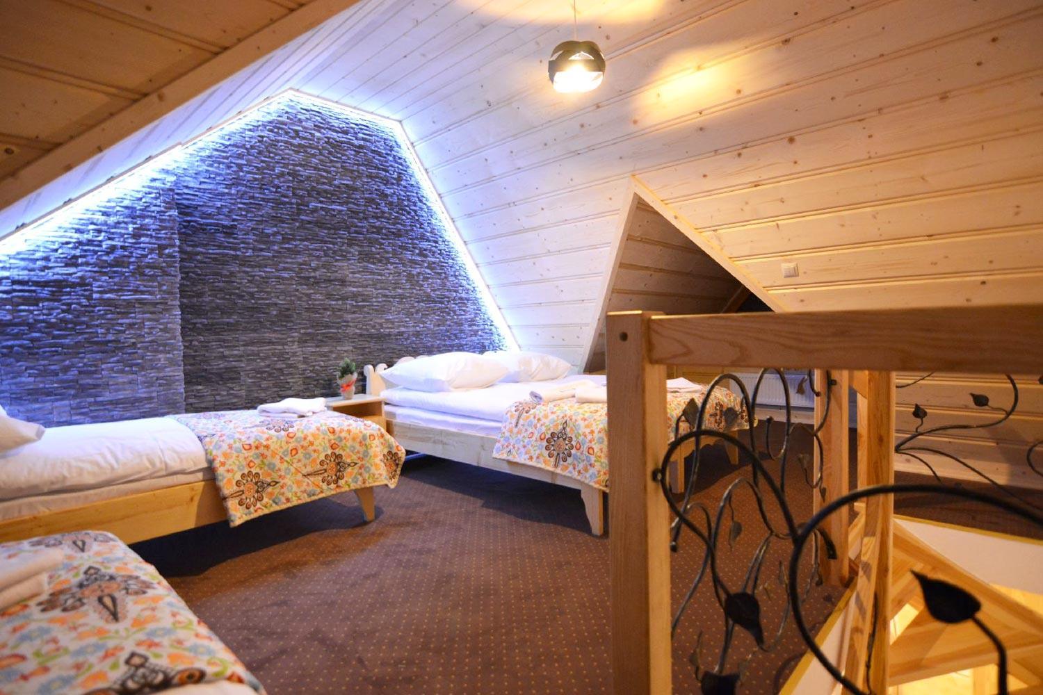 6-Bed Mixed Dormitory Room photo 2
