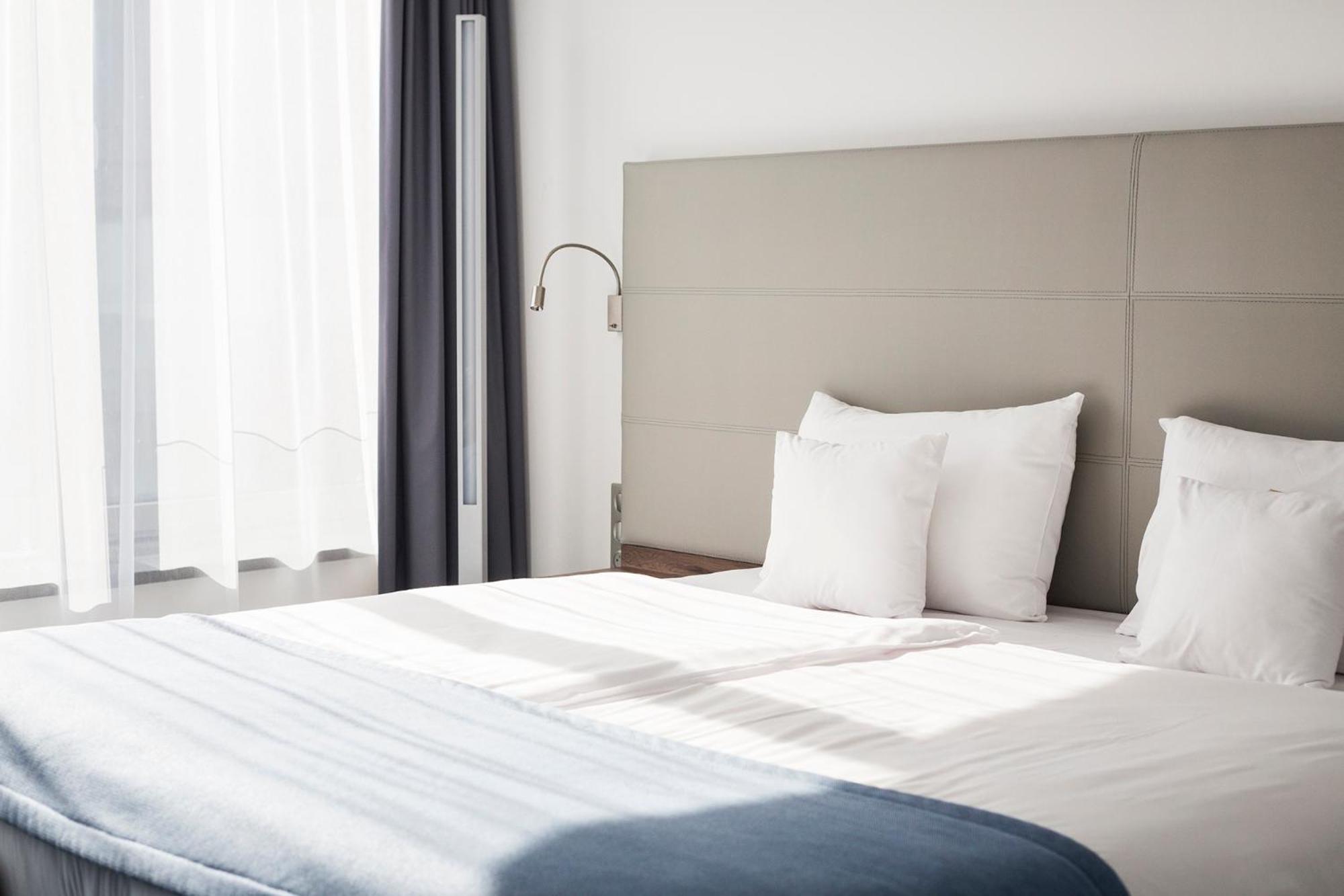 Double or Twin Room - Photo 6