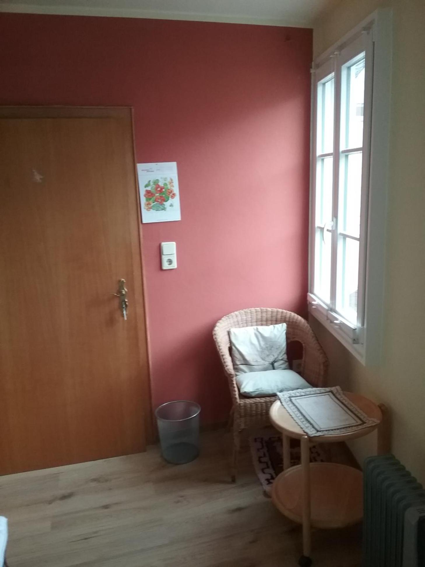Single Room with Shared Shower and Toilet photo 2
