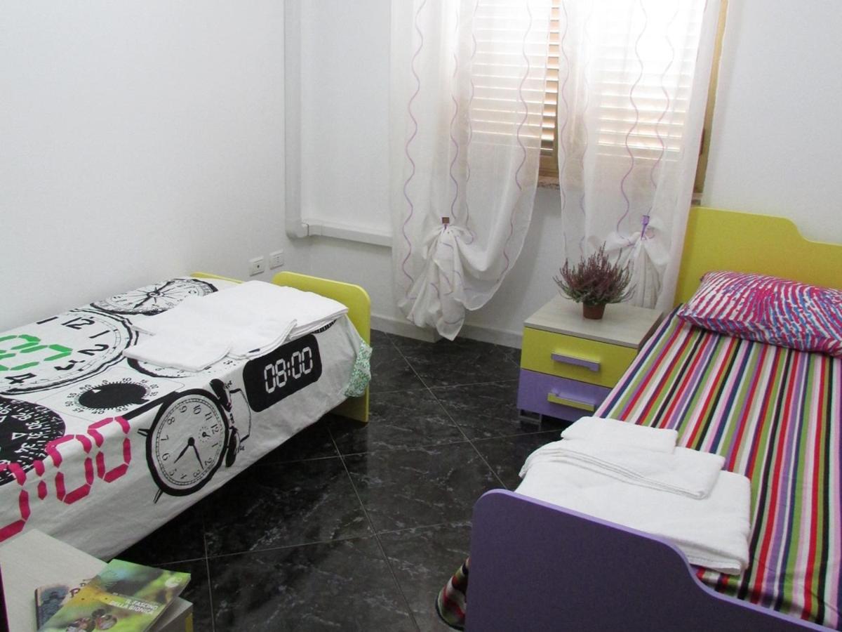 Standard Single Room with Shared Bathroom photo 3
