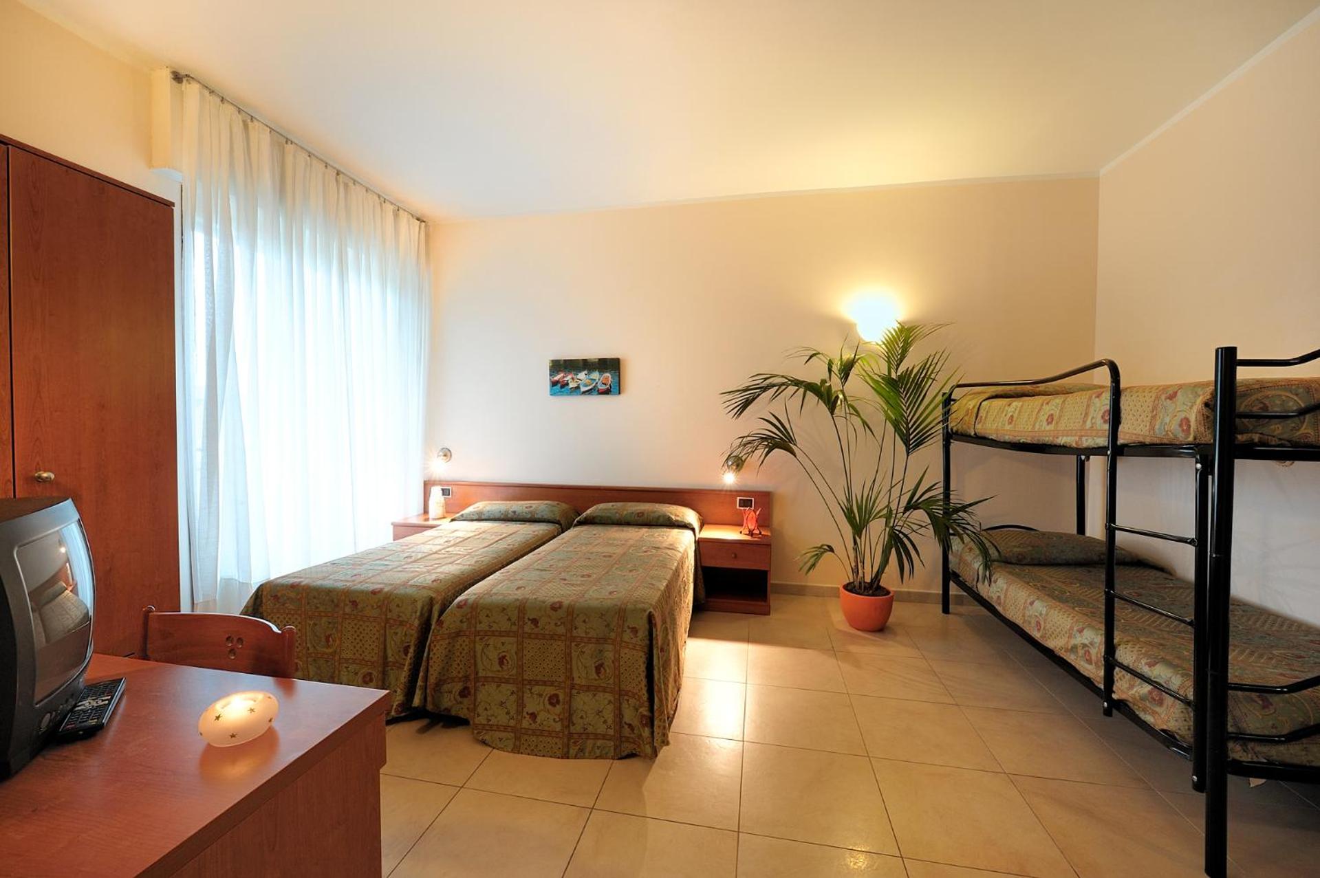 Double or Twin Room photo 2