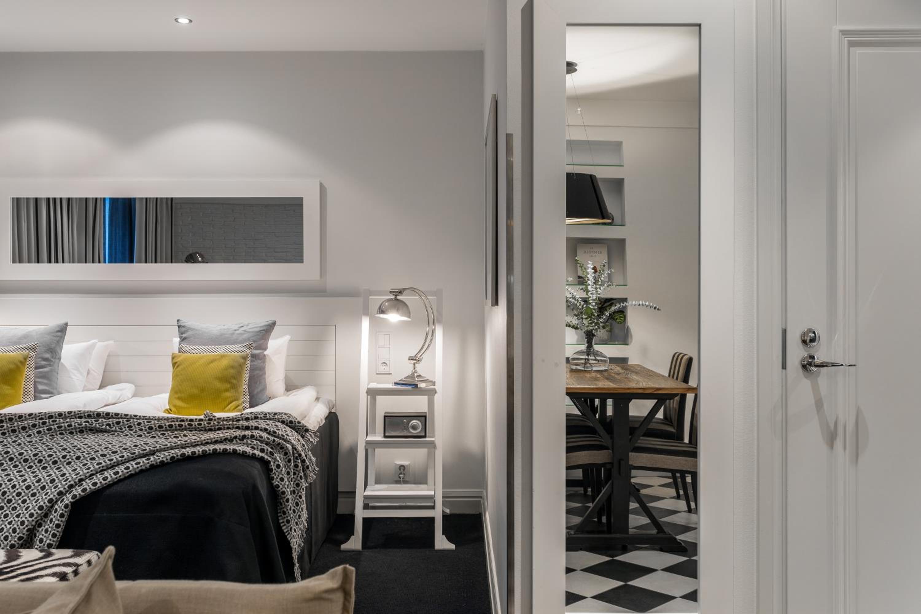 Lux Double or Twin Room - Photo 9
