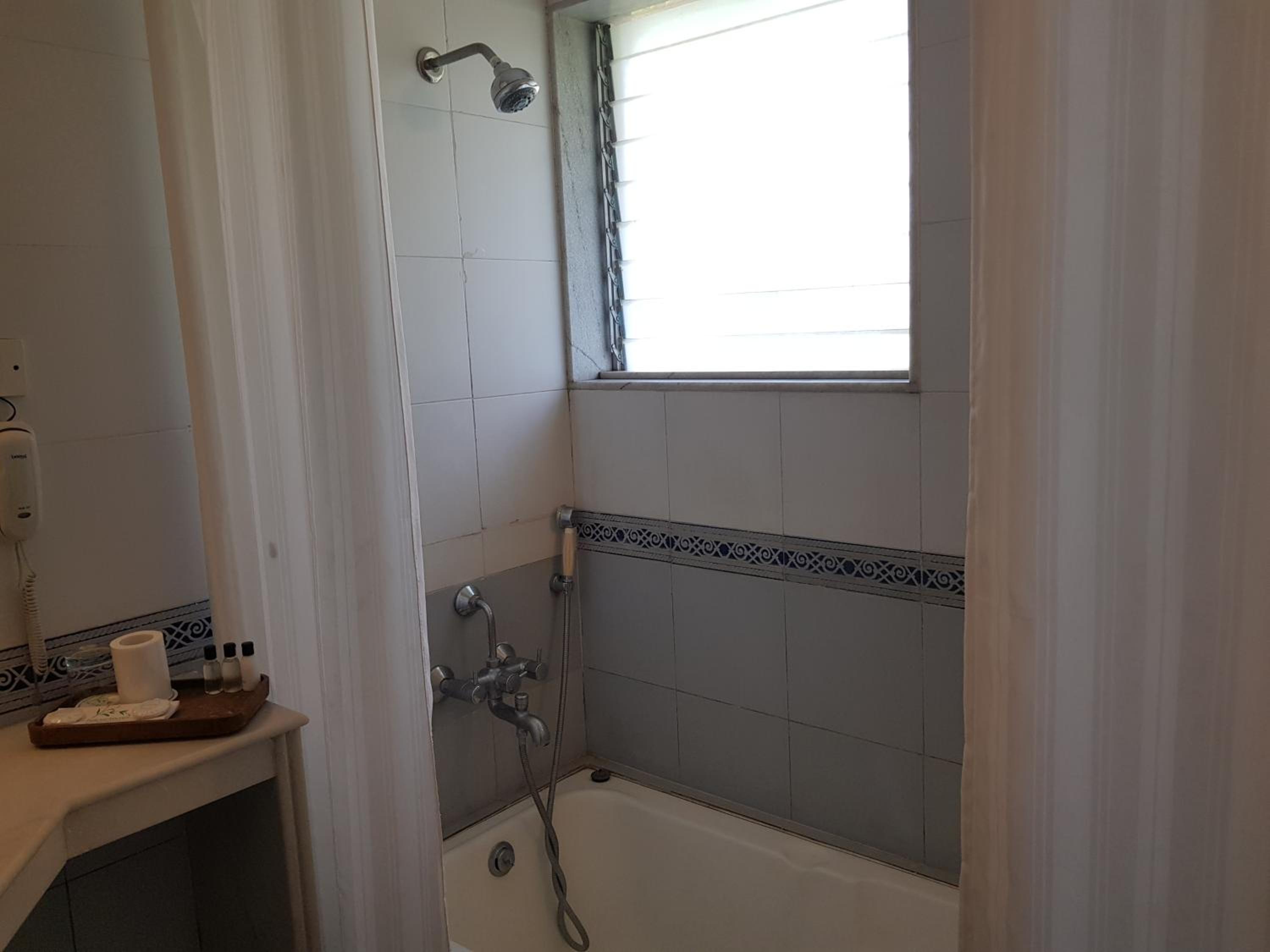 Superior Twin Room with Garden View - Photo 9